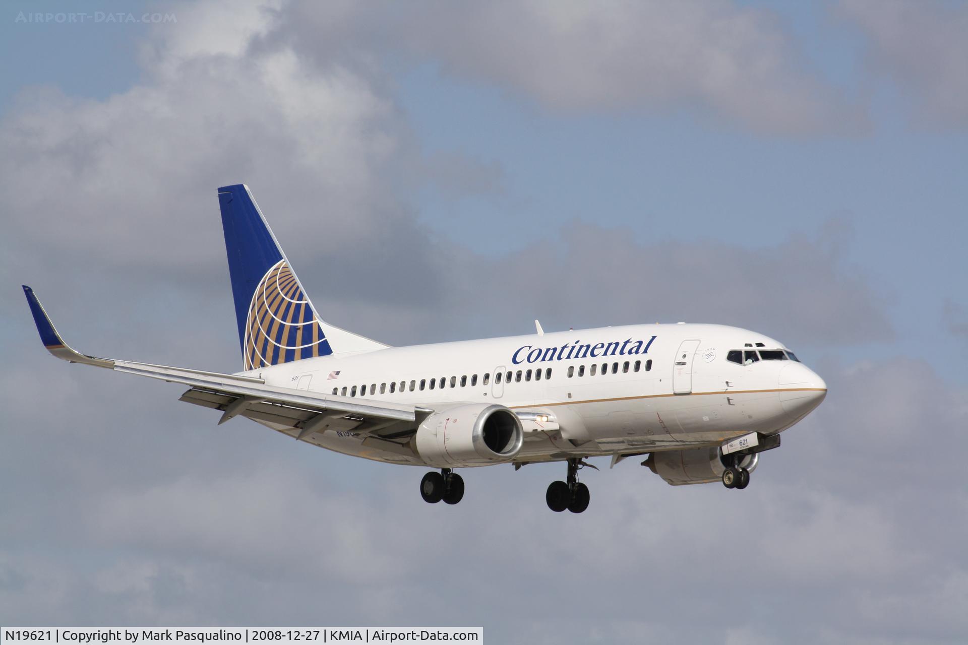 N19621, 1994 Boeing 737-524 C/N 27334, Boeing 737-500