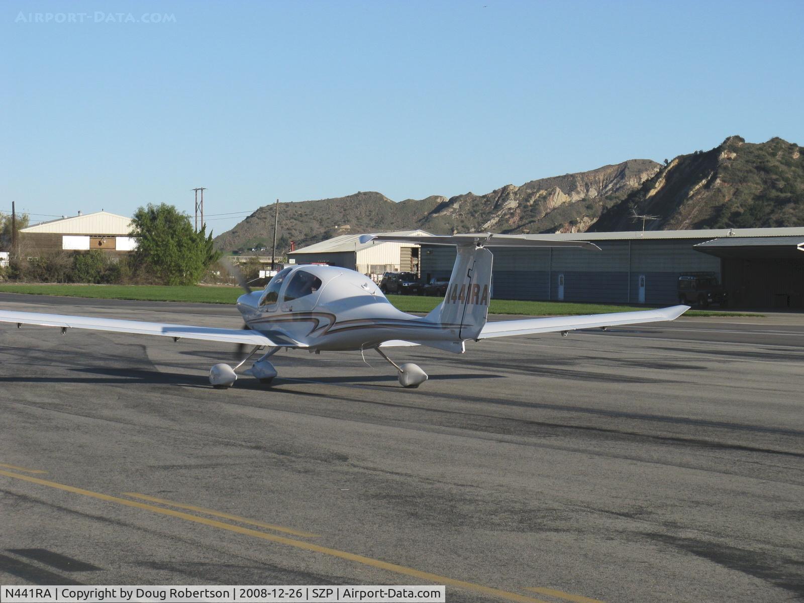 N441RA, 2008 Diamond DA-40XLS Diamond Star C/N 40.916, 2008 Diamond Aircraft Ind. Inc. DA-40-XLS DIAMOND STAR, Lycoming IO-360-M1A+ 180 Hp, Lasar electronic ignition, MT composite three-blade scimitar prop, taxi