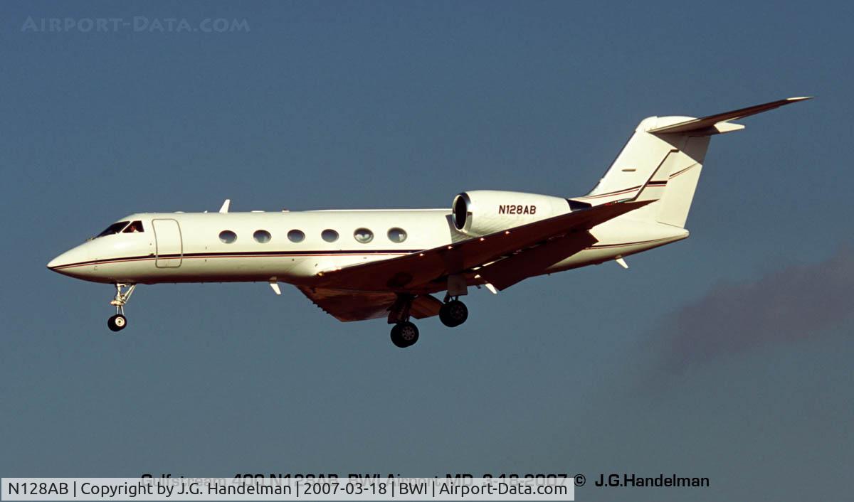 N128AB, 2002 Gulfstream Aerospace G-IV (G400) C/N 1501, On final @BWI