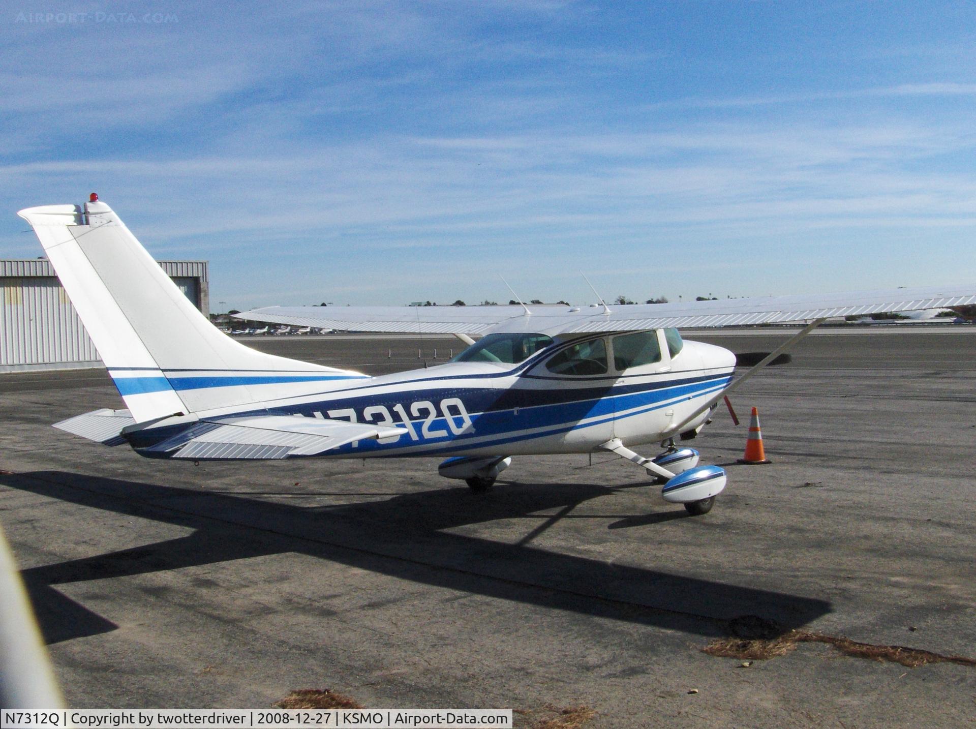 N7312Q, 1972 Cessna 182P Skylane C/N 18260952, On the ramp