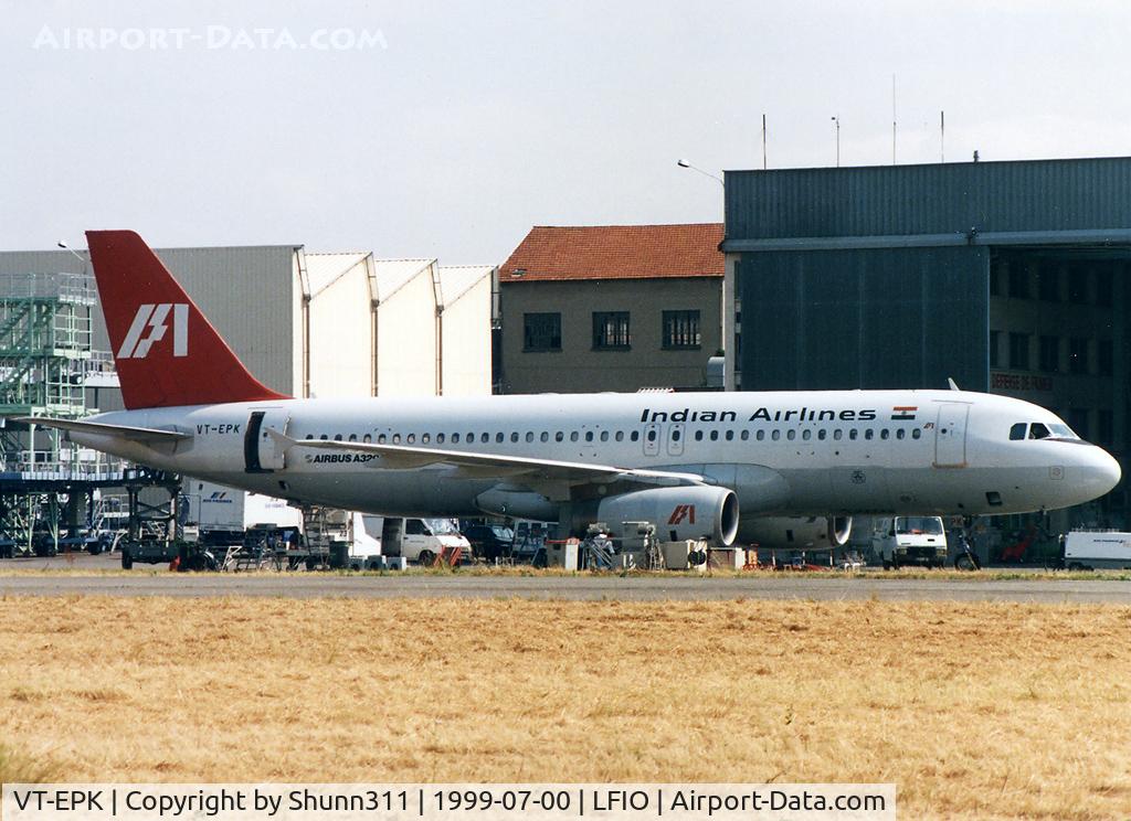 VT-EPK, 1989 Airbus A320-231 C/N 058, On maintenance at Air France facility