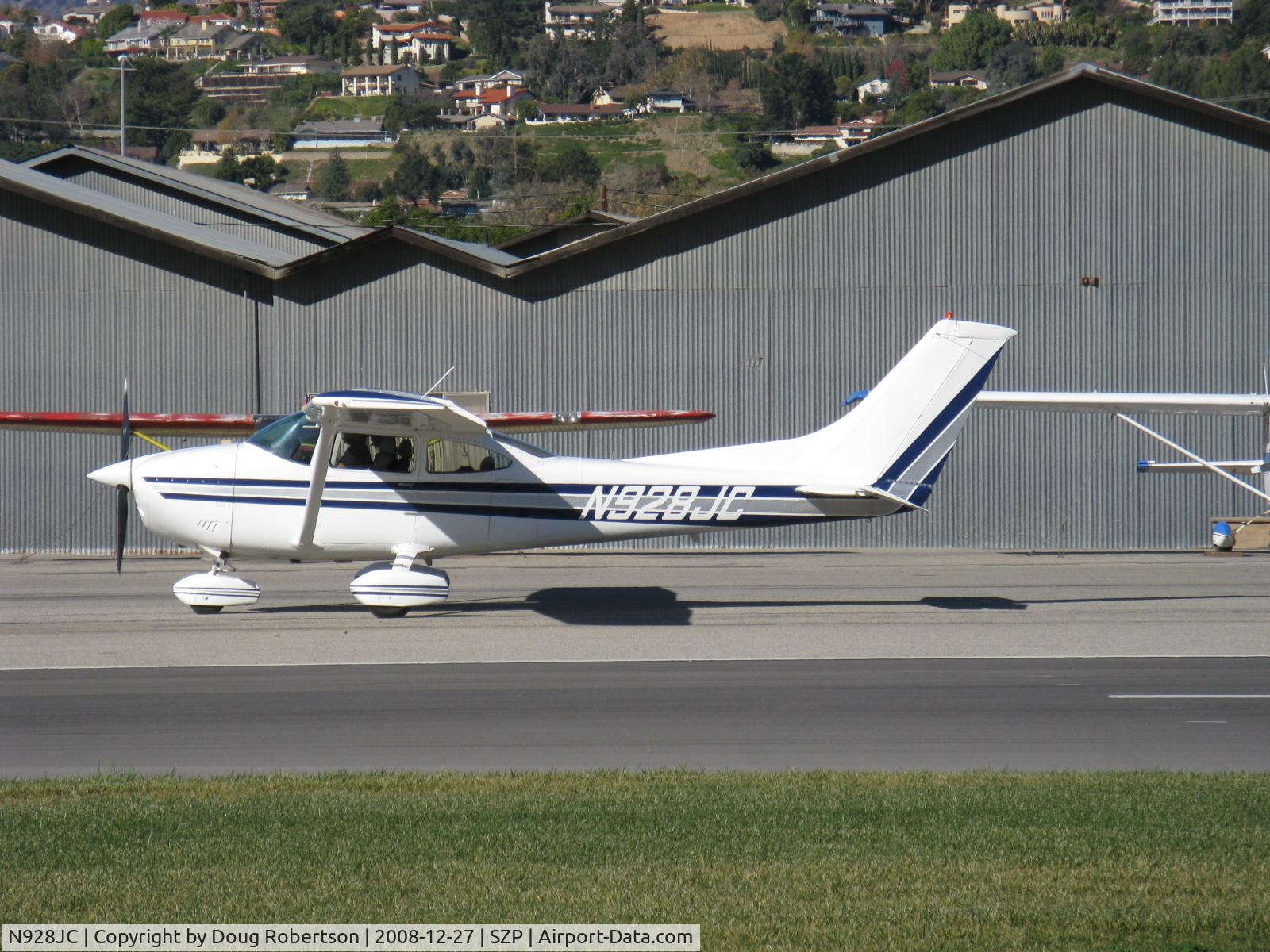 N928JC, 1977 Cessna 182Q Skylane C/N 18265616, 1977 Cessna 182Q SKYLANE, Continental O-470-U 230 Hp, taxi to Rwy 04