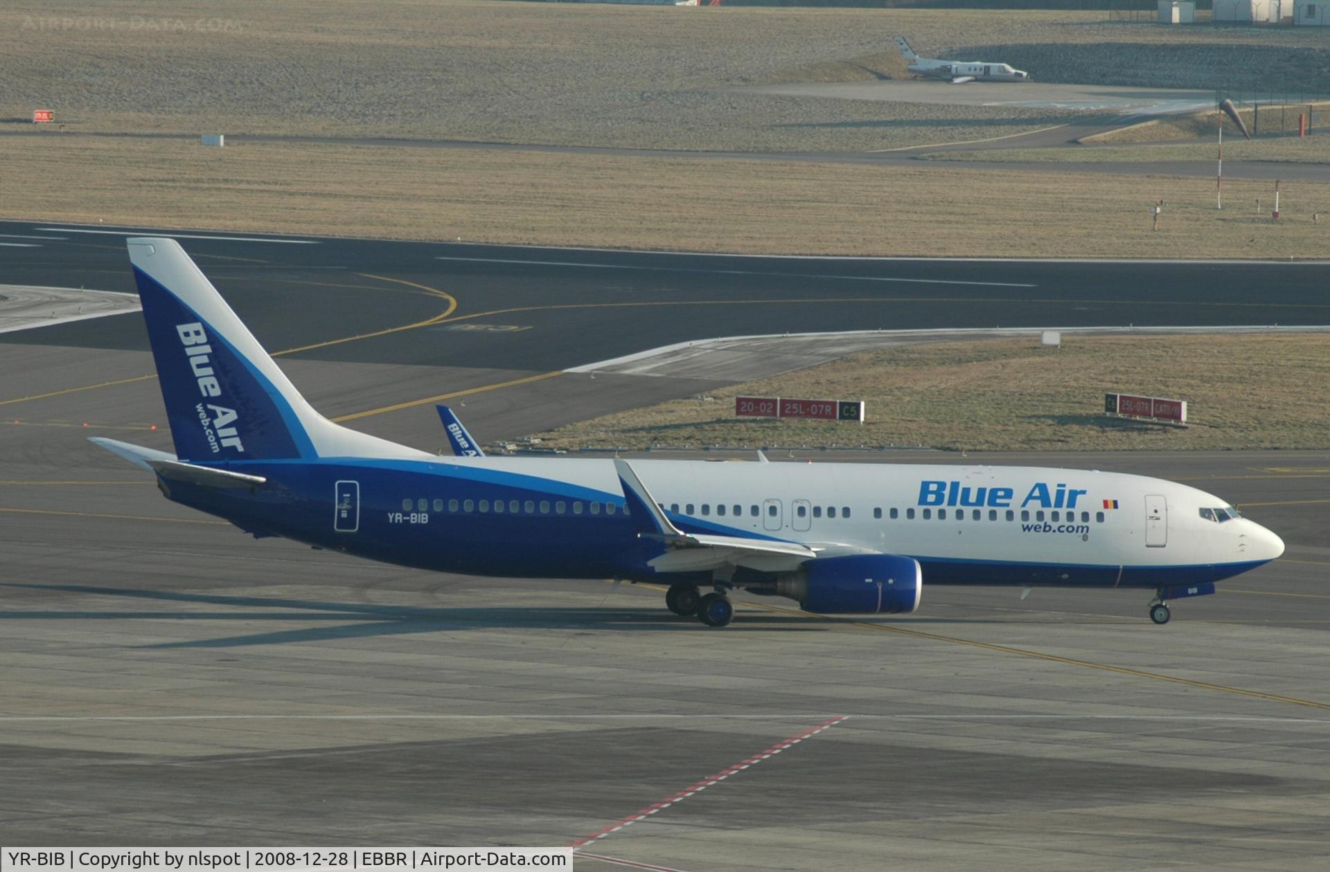 YR-BIB, 2000 Boeing 737-8AS C/N 29926, ..