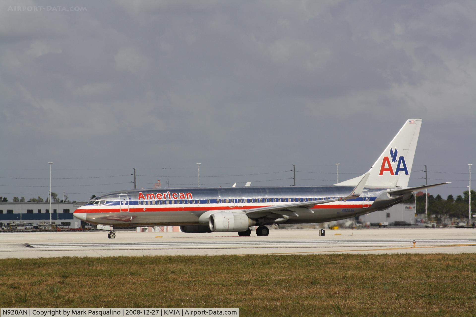 N920AN, 1999 Boeing 737-823 C/N 29521, Boeing 737-800