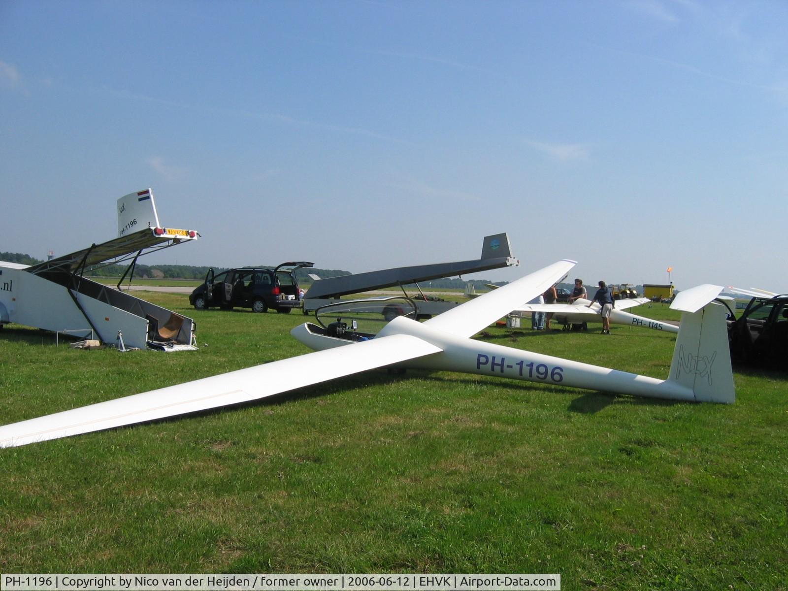 PH-1196, Firma ISF Mistral-c C/N MC 015/78, Build-up MISTRAL-C before take-off on a very good gliding day at EHVK
