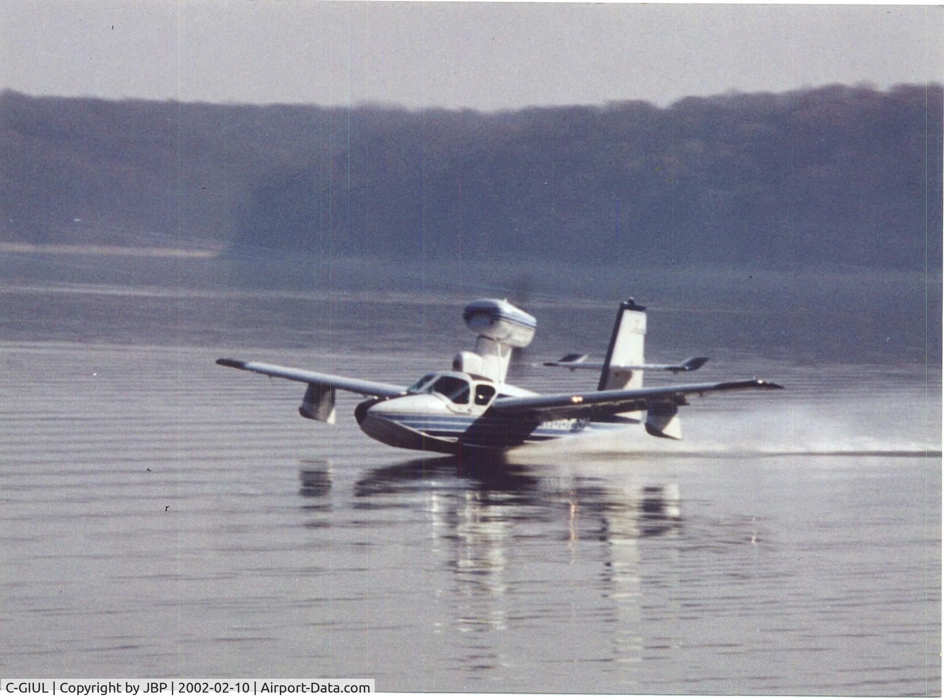 C-GIUL, Lake LA-4-200 Buccaneer C/N 452, Previous Owner Landing on Lake Monroe, Indiana - USA