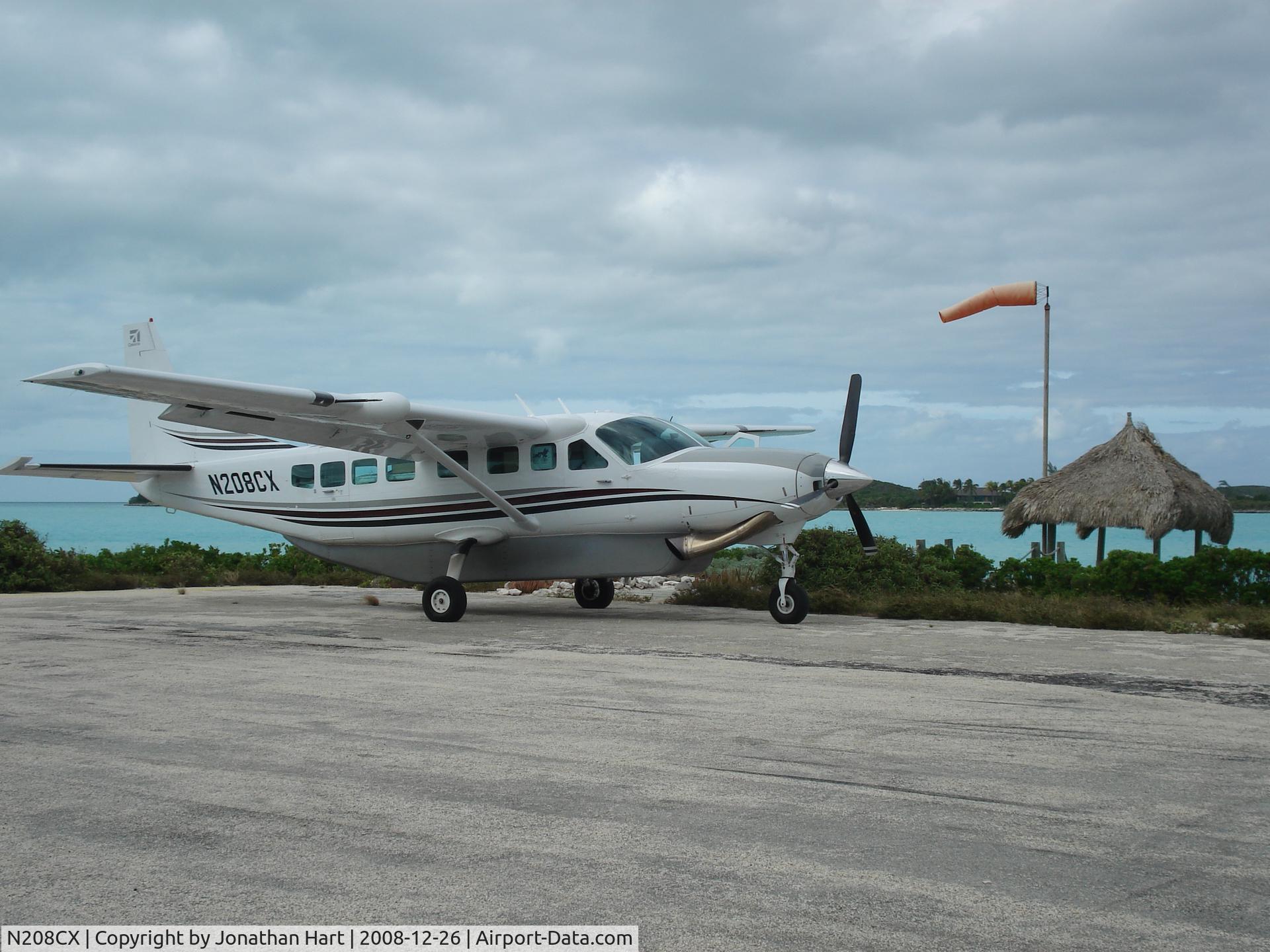 N208CX, 2003 Cessna 208B C/N 208B1014, N208CX at Rudder Cut in Bahamas (30NM North of Exuma Intl)