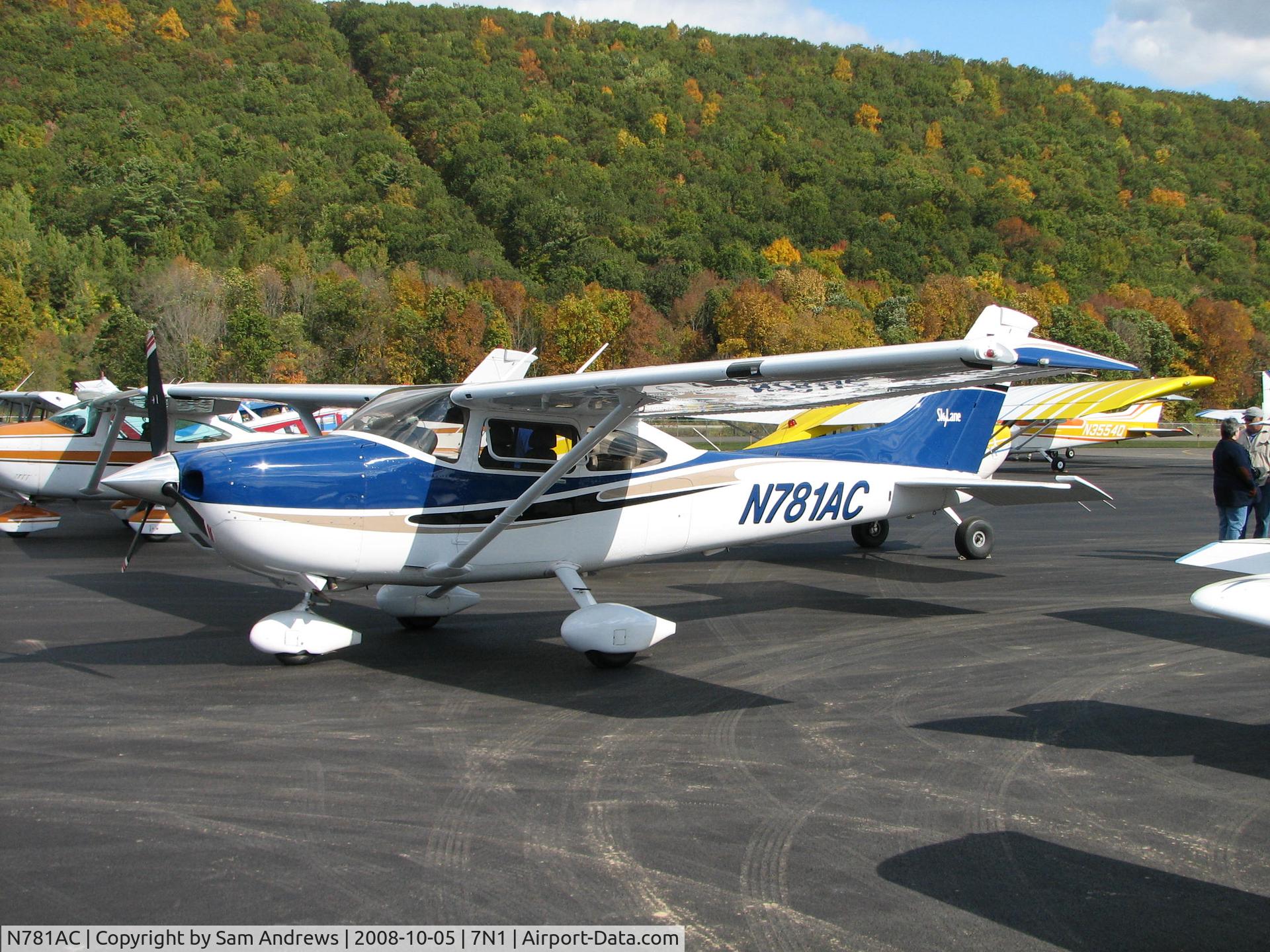 N781AC, 2004 Cessna 182T Skylane C/N 18281316, Saw this beauty at Corning-Painted Post