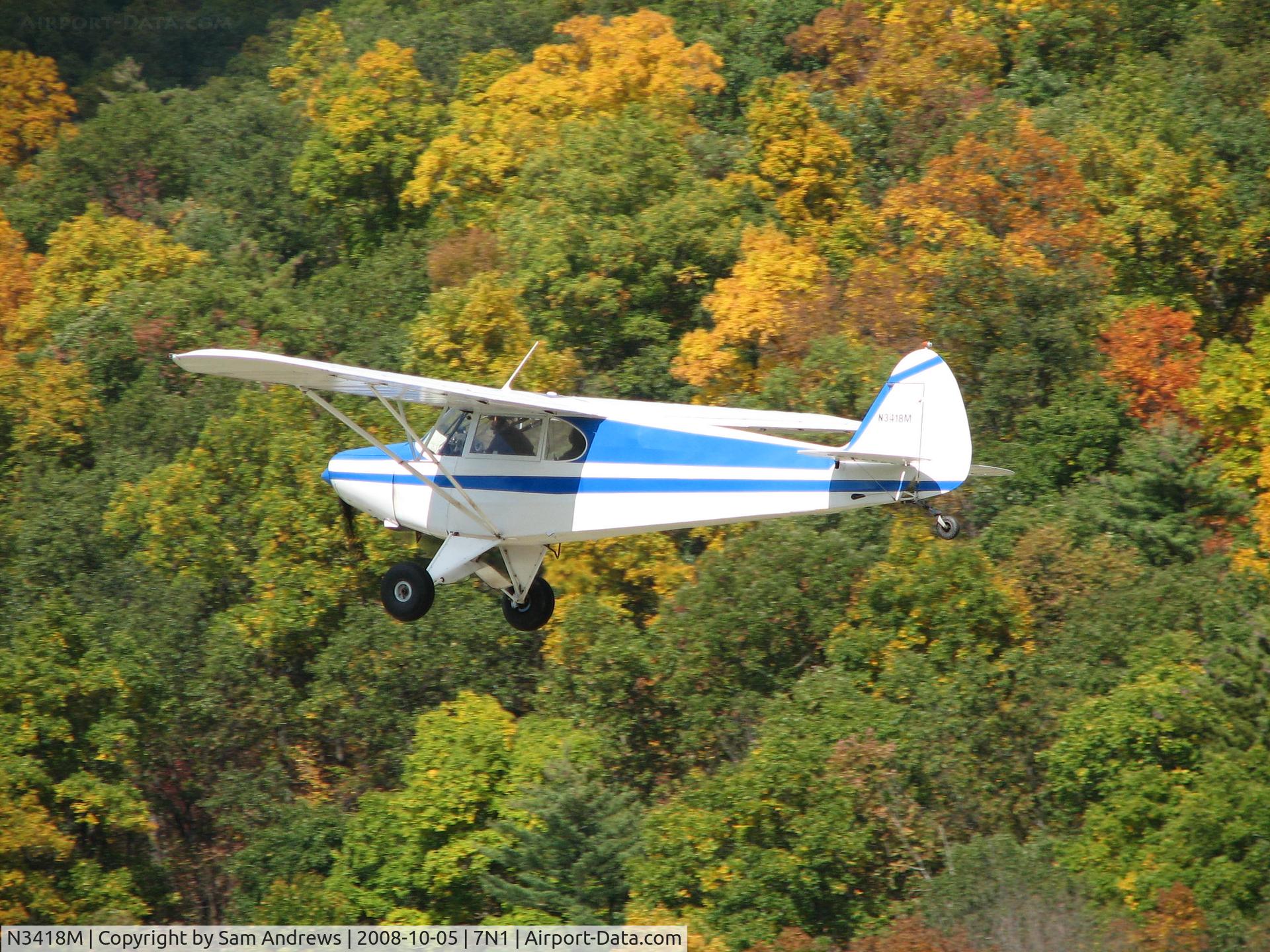 N3418M, 1947 Piper PA-12 Super Cruiser C/N 12-2281, Just leaving