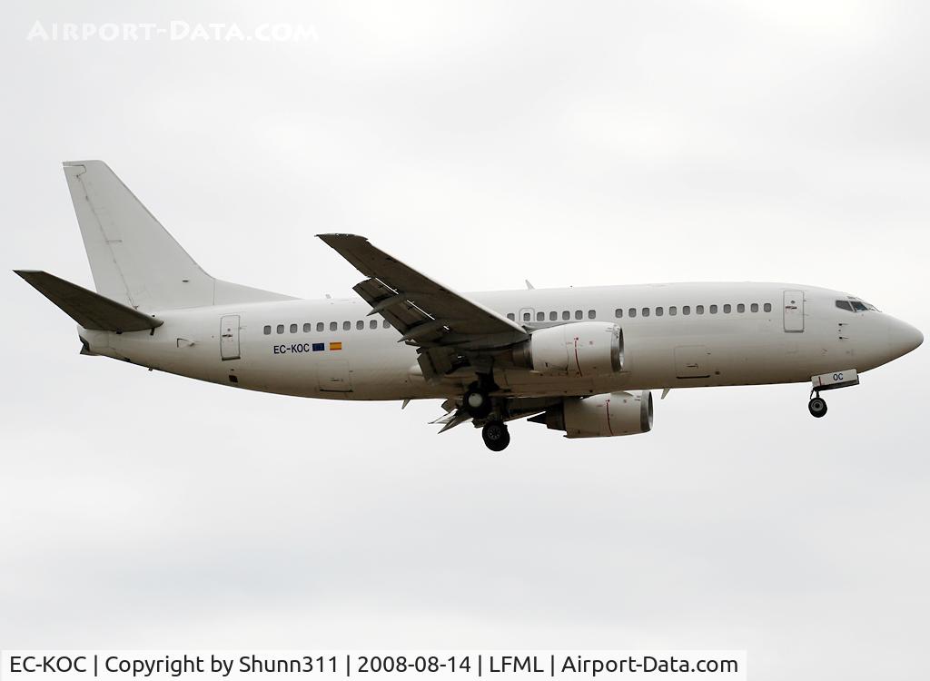 EC-KOC, 1987 Boeing 737-33A C/N 23633/1421, Landing rwy 14R for Air Algerie