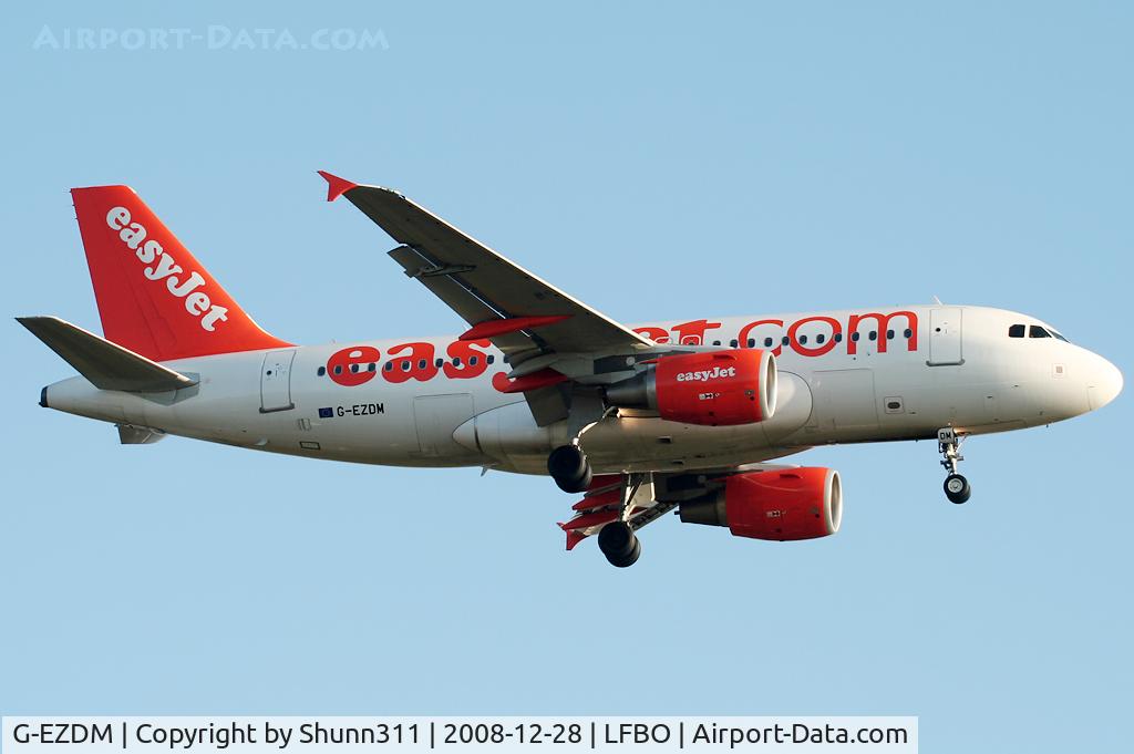 G-EZDM, 2008 Airbus A319-111 C/N 3571, Landing rwy 14R