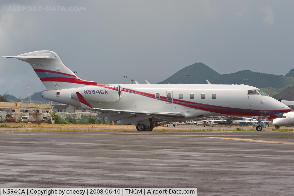 N594CA, 2005 Bombardier Challenger 300 (BD-100-1A10) C/N 20082, Nice Painting