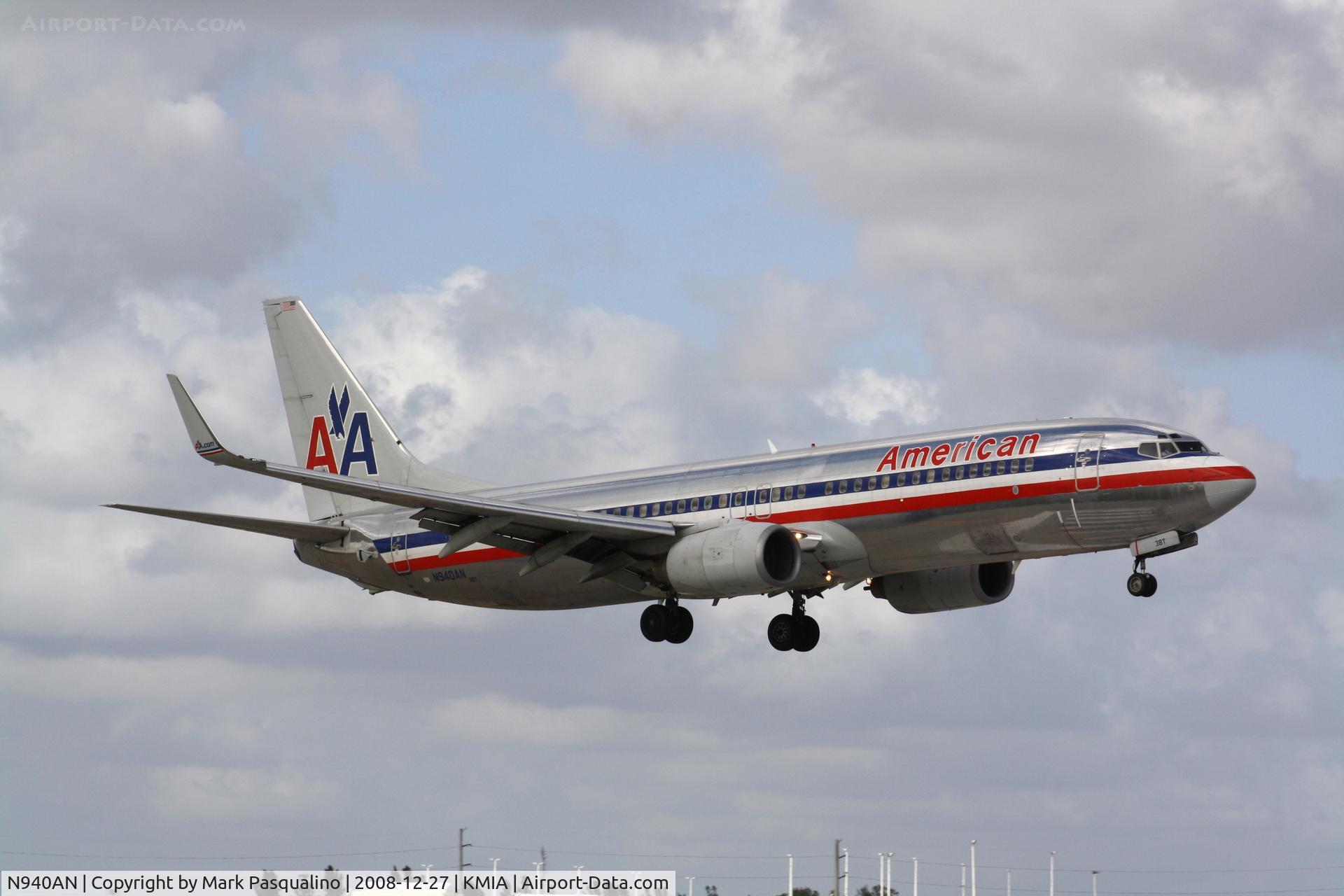 N940AN, 2000 Boeing 737-823 C/N 30598, Boeing 737-800