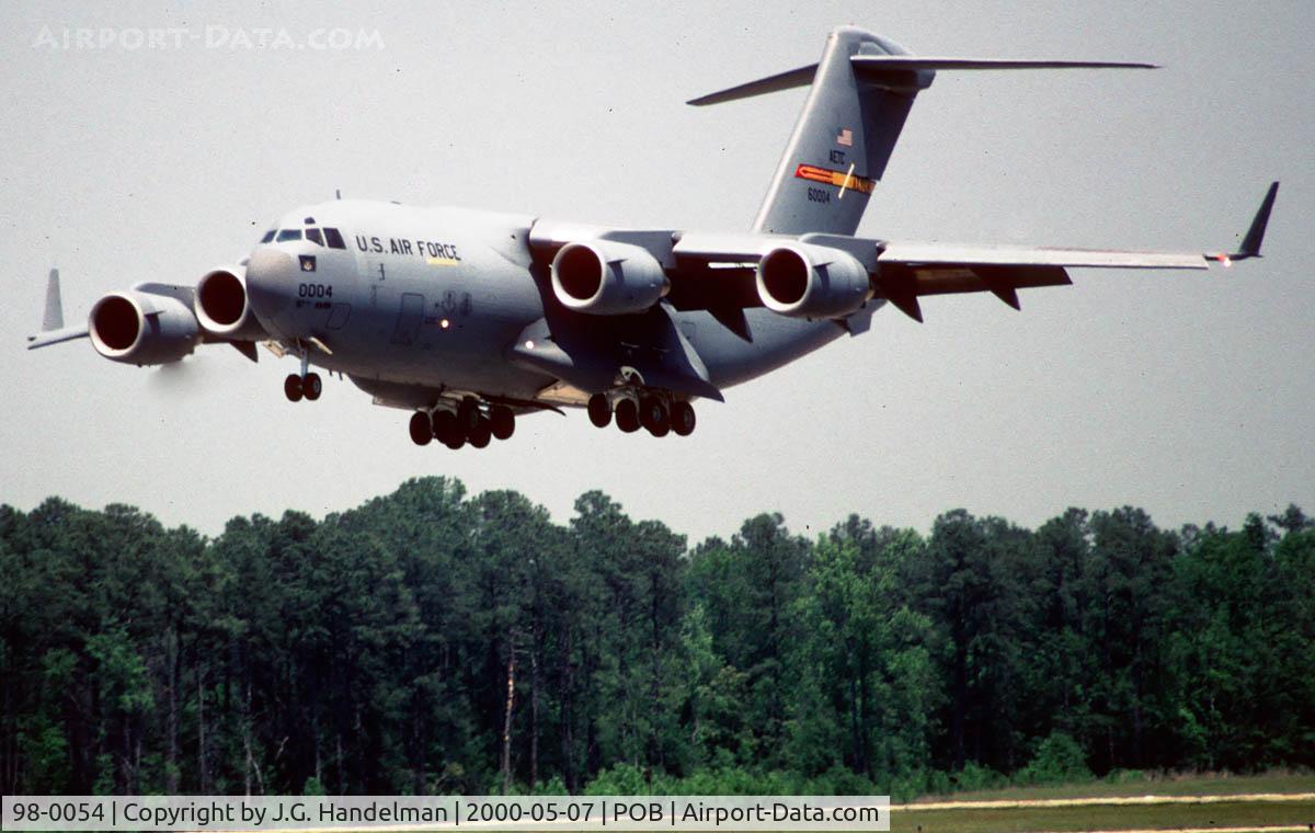 98-0054, 1998 Boeing C-17A Globemaster III C/N F-057, on final at Pope AFB NC