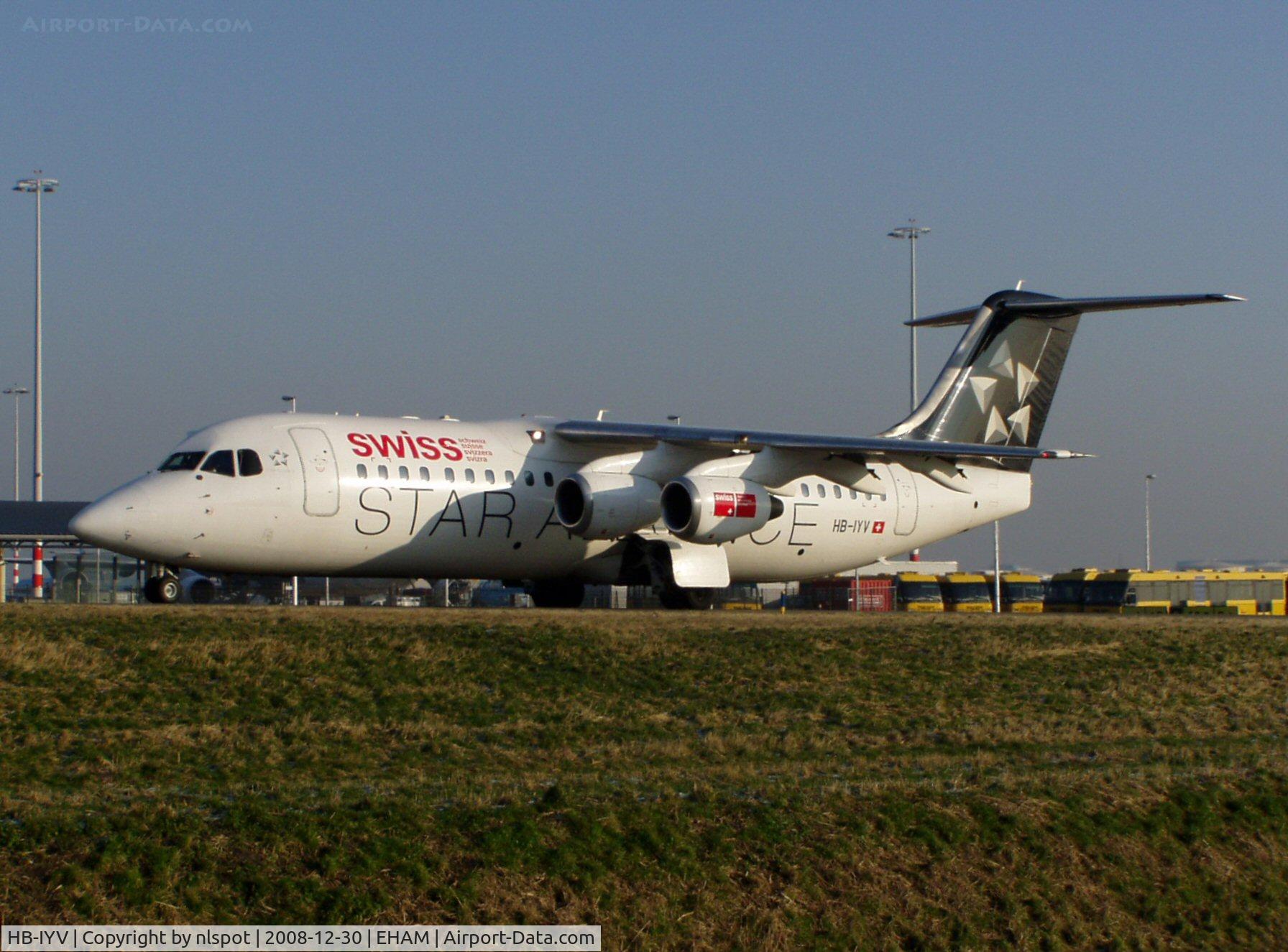 HB-IYV, 2000 British Aerospace Avro 146-RJ100 C/N E3377, ..