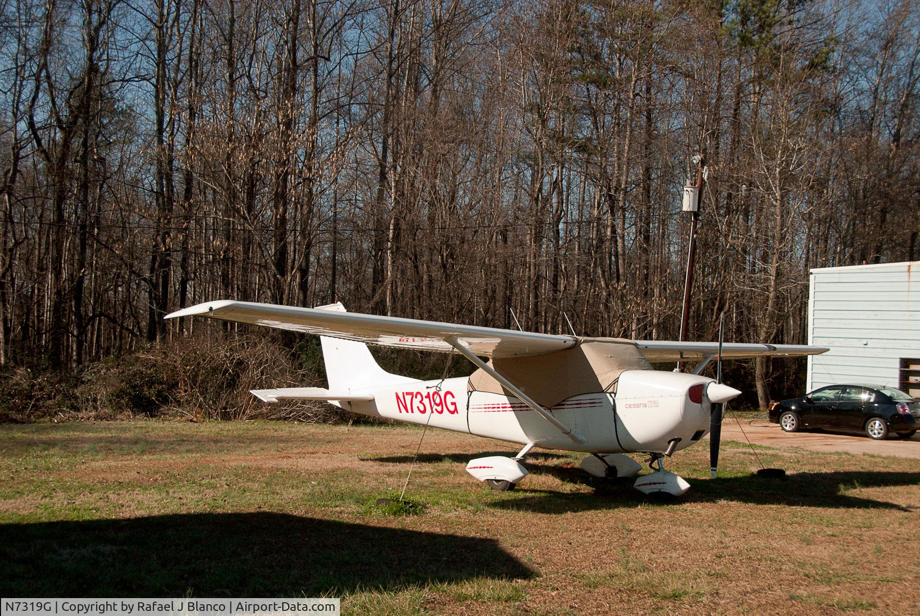 N7319G, 1970 Cessna 172K Skyhawk C/N 17259019, 3/4 View of N7319G