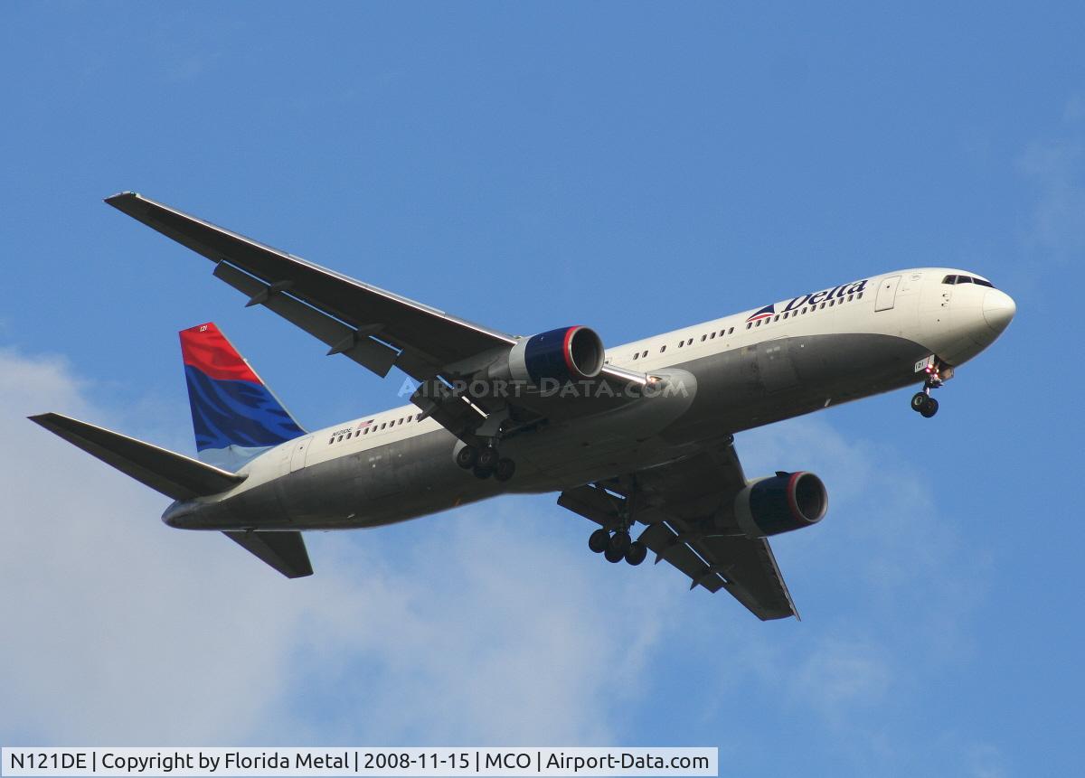 N121DE, 1987 Boeing 767-332 C/N 23435, Delta 767-300