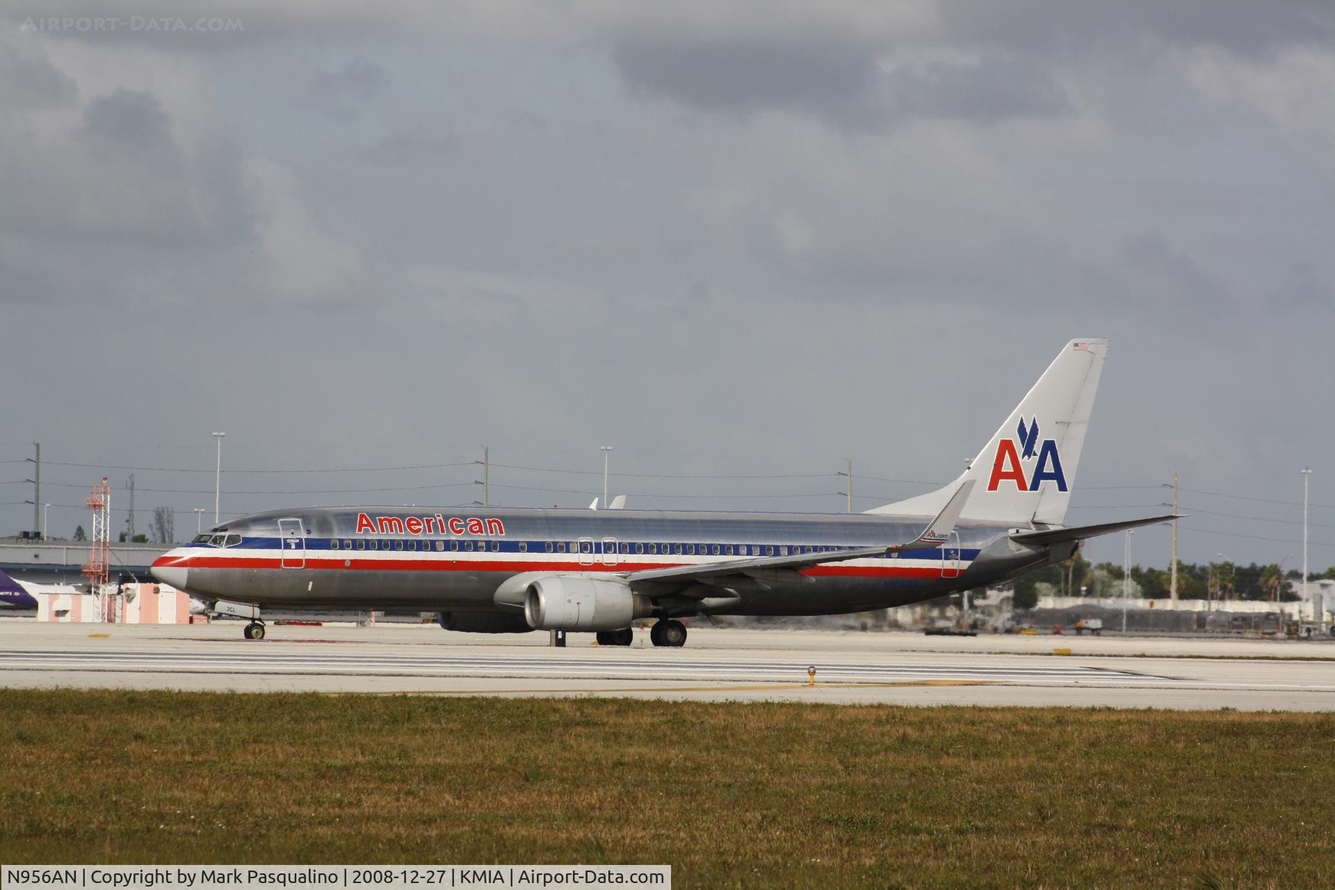 N956AN, 2001 Boeing 737-823 C/N 30090, Boeing 737-800