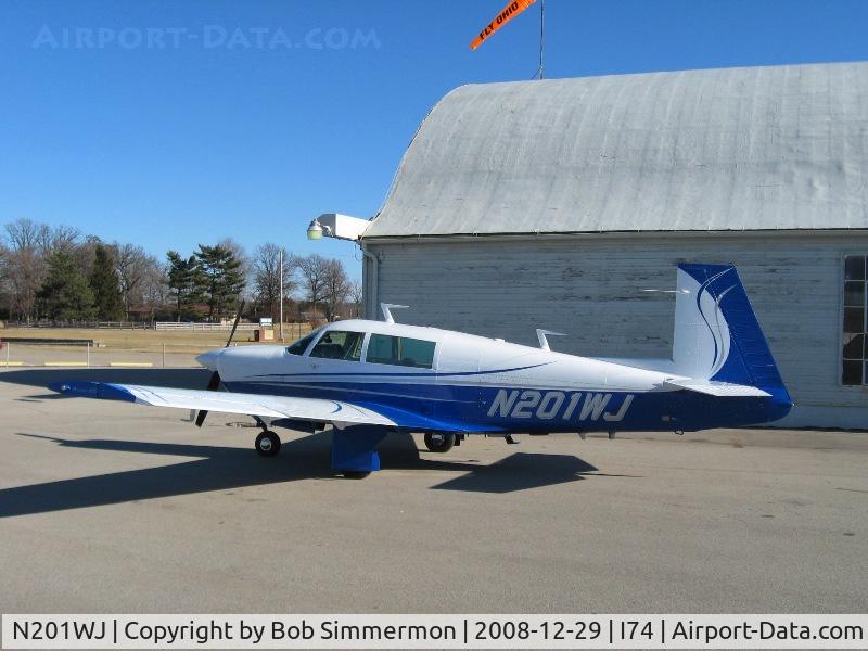 N201WJ, 1977 Mooney M20J 201 C/N 24-0333, On the ramp at Urbana, Ohio