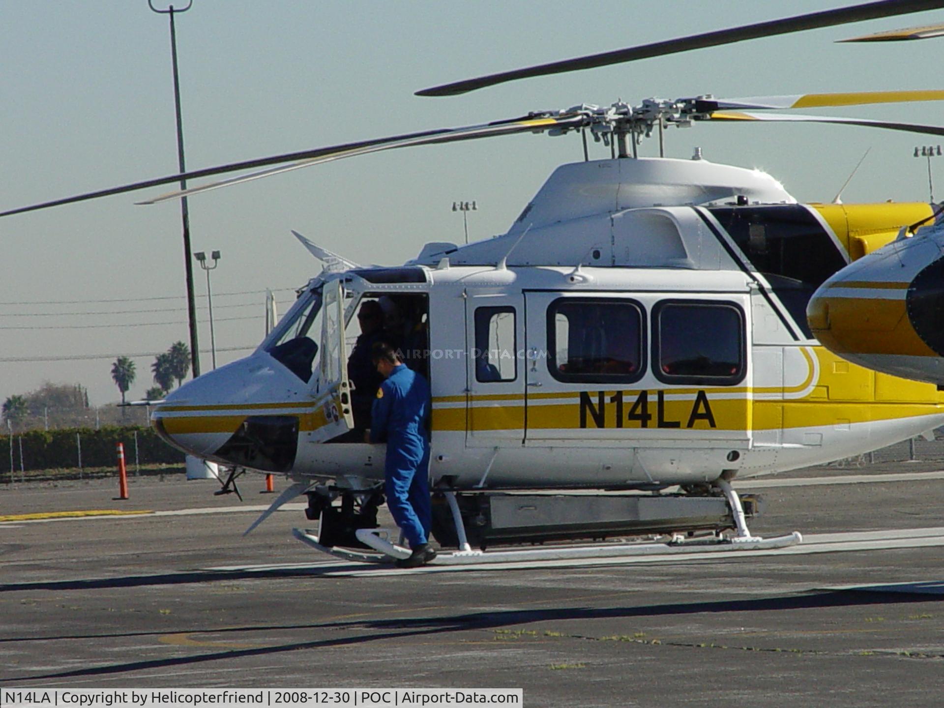N14LA, 2005 Bell 412EP C/N 36393, Loading up, getting ready to start up and take off