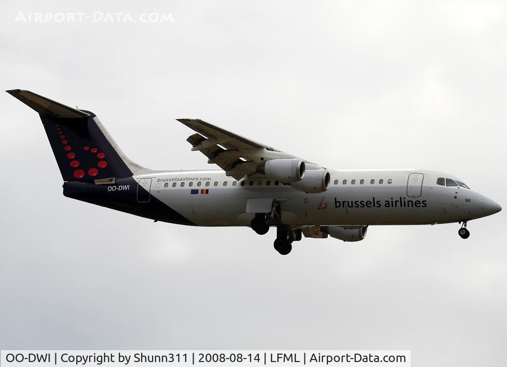 OO-DWI, 1999 British Aerospace Avro 146-RJ100 C/N E3342, Landing rwy 31R