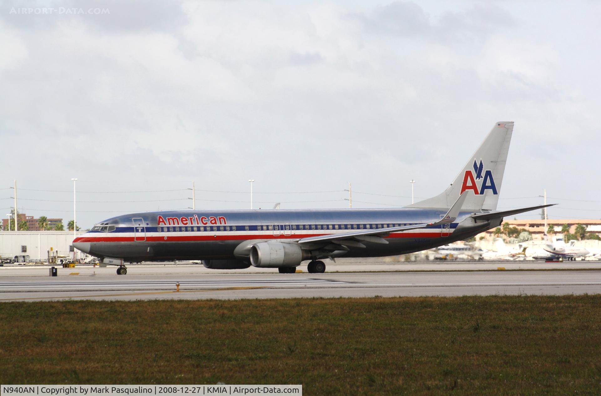 N940AN, 2000 Boeing 737-823 C/N 30598, Boeing 737-800