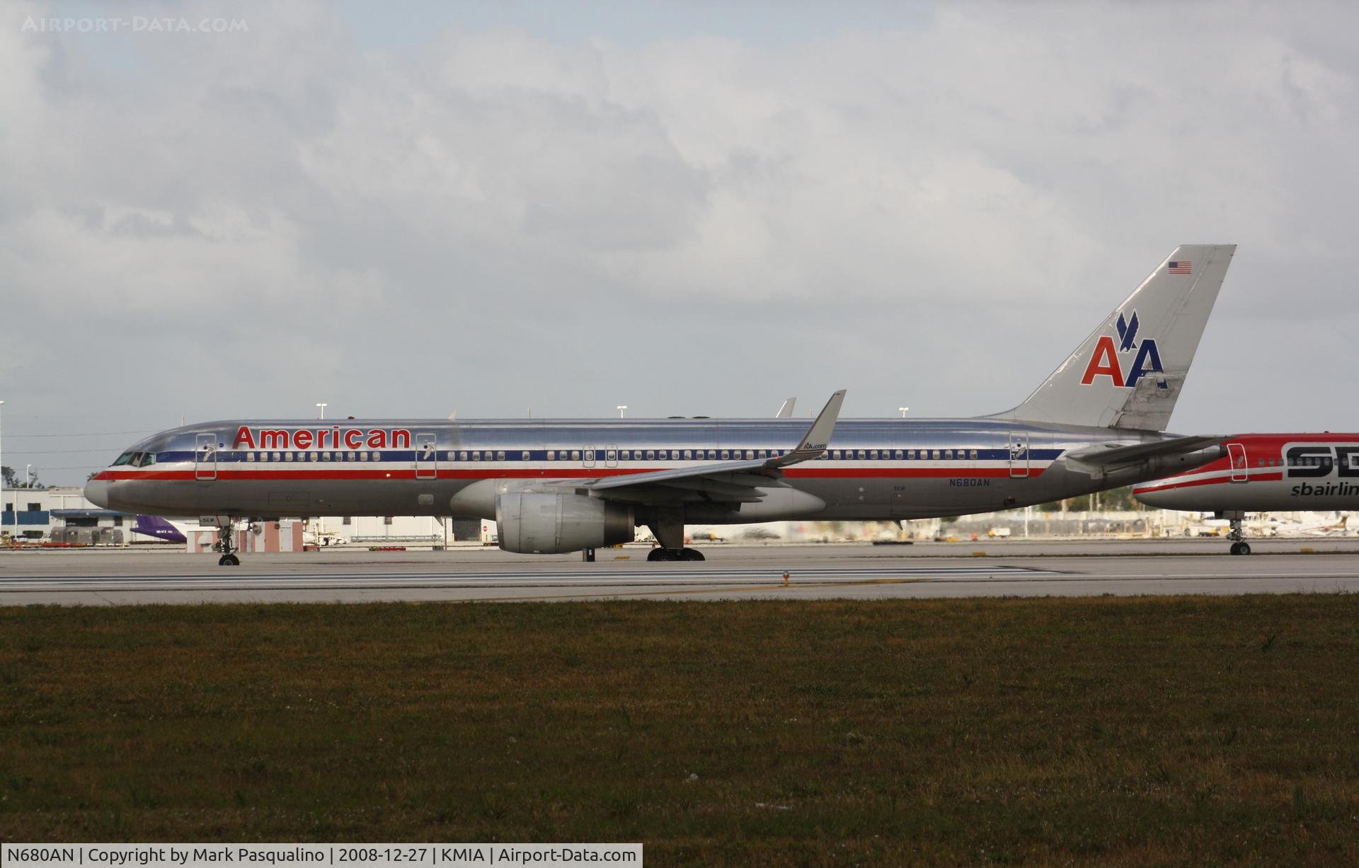 N680AN, 1999 Boeing 757-223 C/N 29590, Boeing 757-200