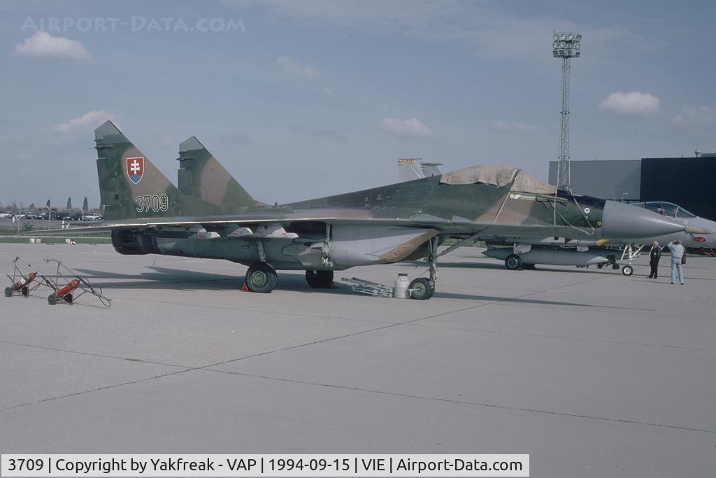 3709, Mikoyan-Gurevich MiG-29 C/N 2960532037, Slovak Air Force Mig 29
