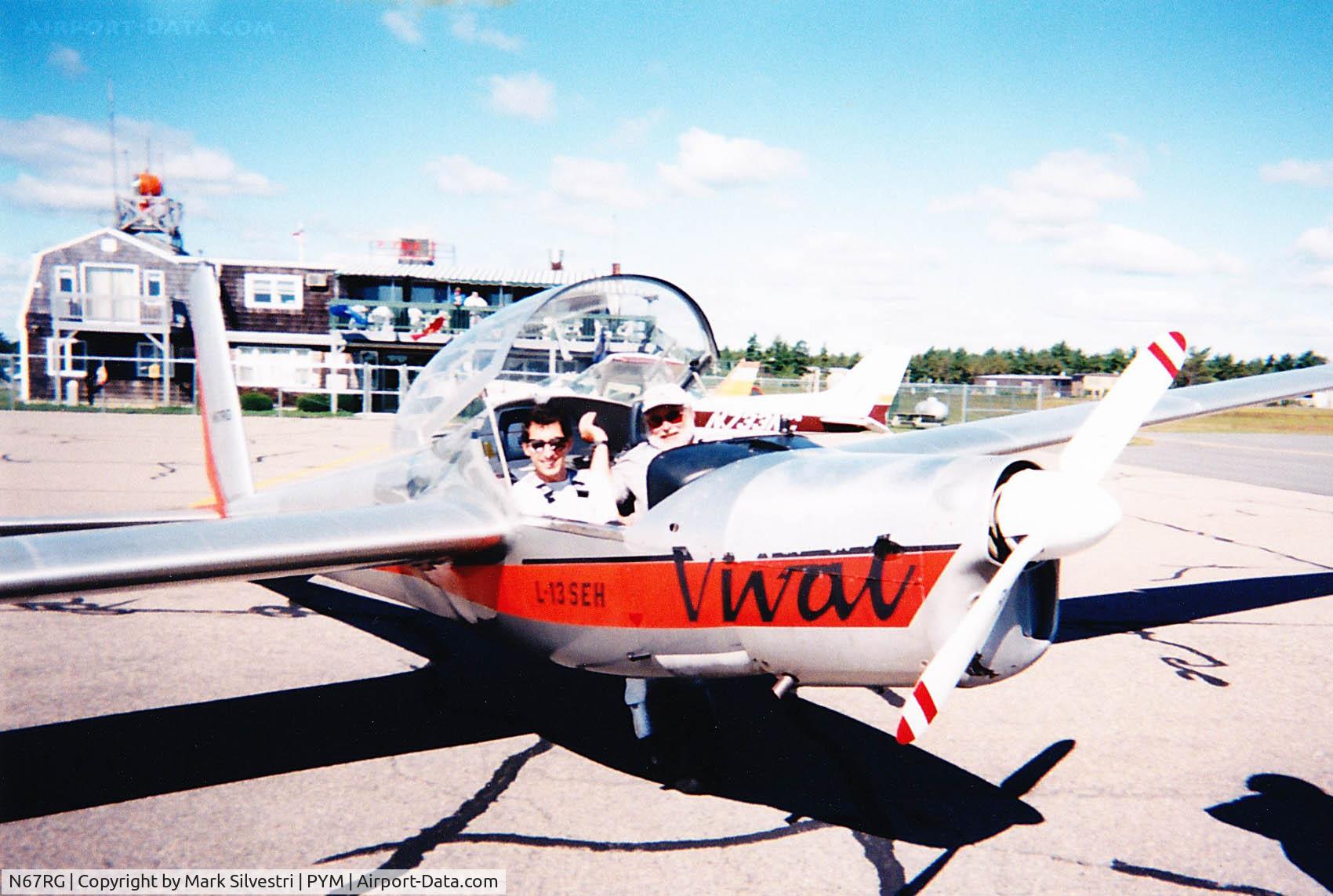 N67RG, 1993 Aerotechnik L-13SEH Vivat C/N 930429, Getting ready for first glider flight...