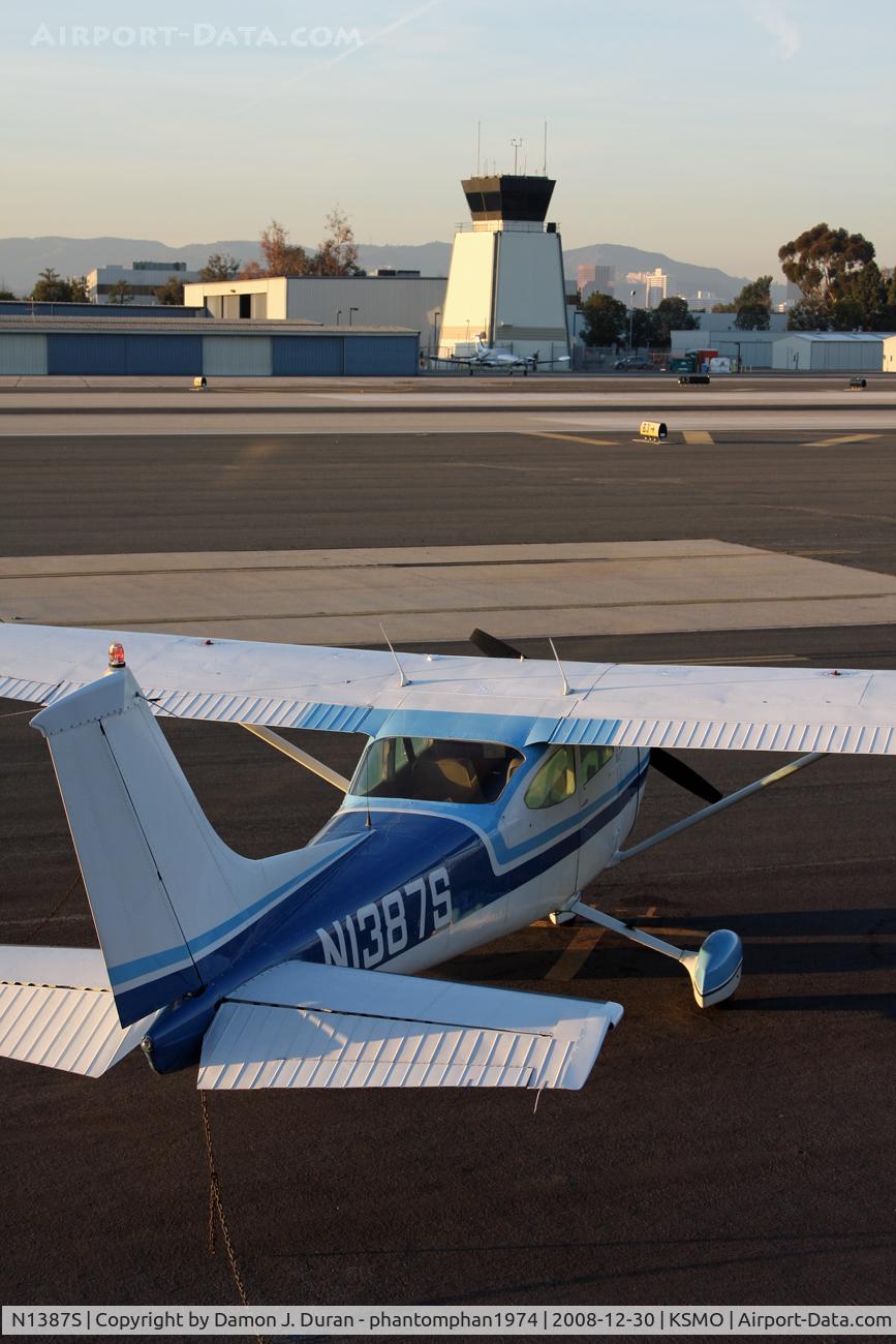 N1387S, 1976 Cessna 182P Skylane C/N 18264948, Just had landed and taxied in.  Did not get shot of landing as pilot had asked if I did.  Got this one with SMO tower