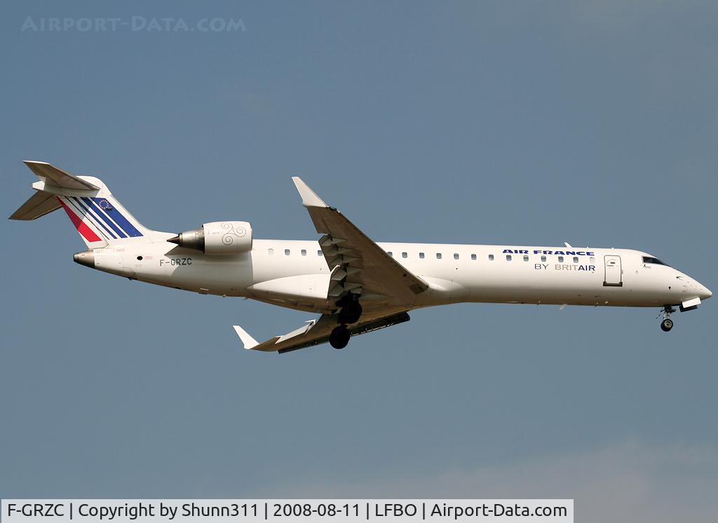 F-GRZC, 2001 Canadair CRJ-702 (CL-600-2C10) Regional Jet C/N 10008, Landing rwy 14R