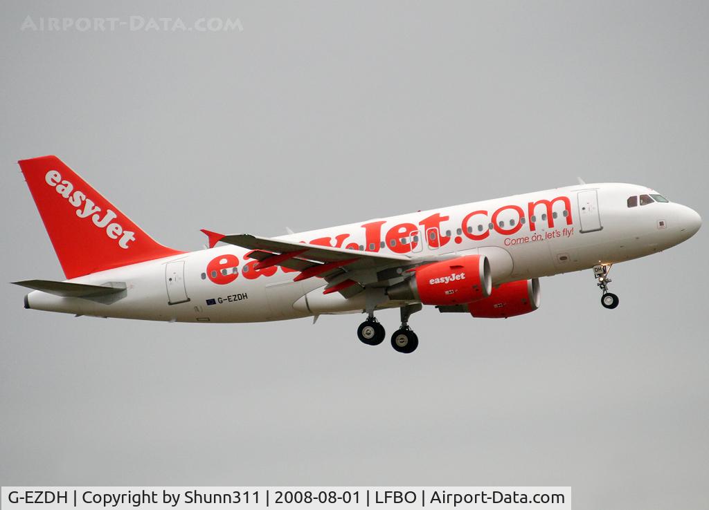 G-EZDH, 2008 Airbus A319-111 C/N 3466, Landing rwy 32L