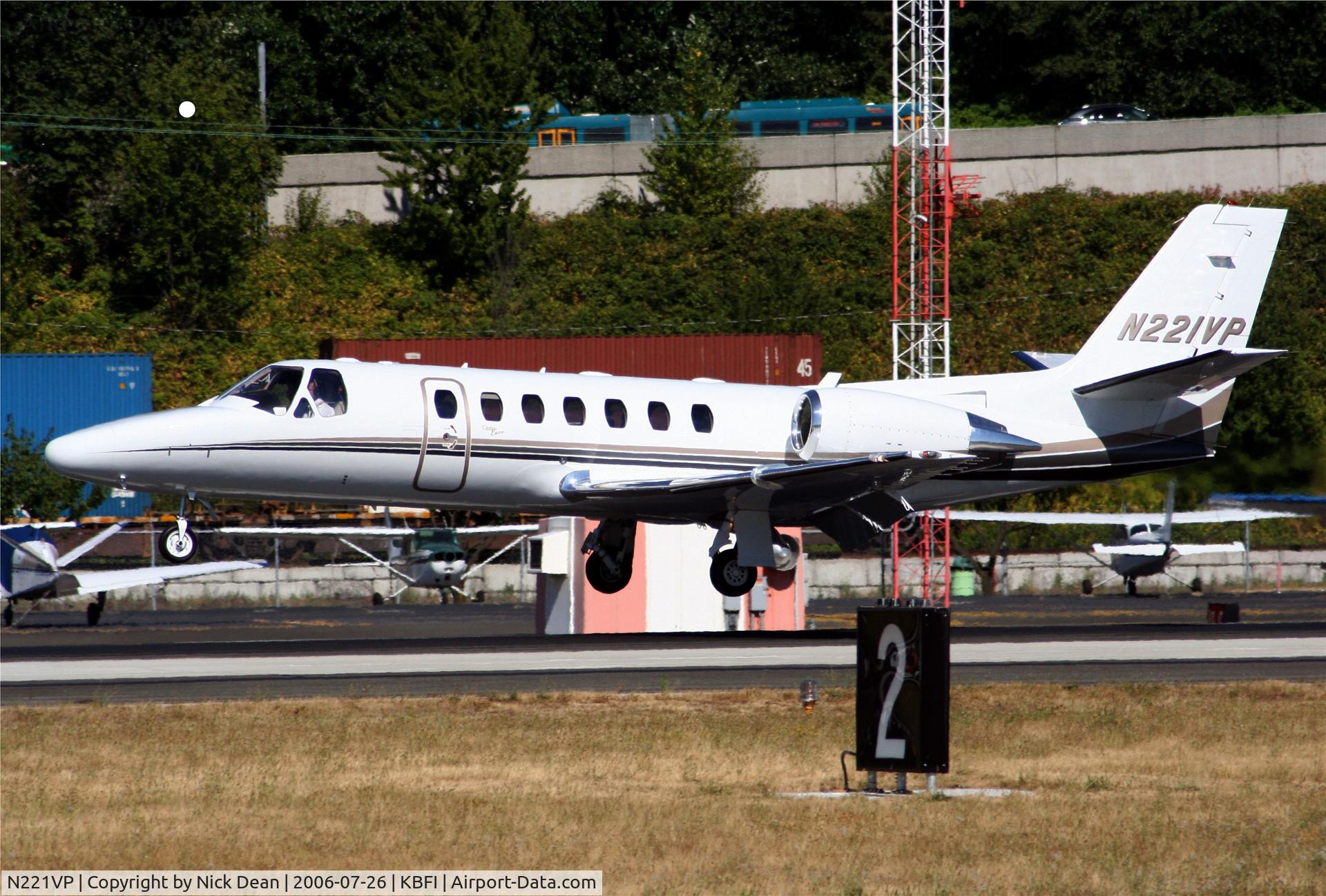 N221VP, 2001 Cessna 560 C/N 560-0585, KBFI