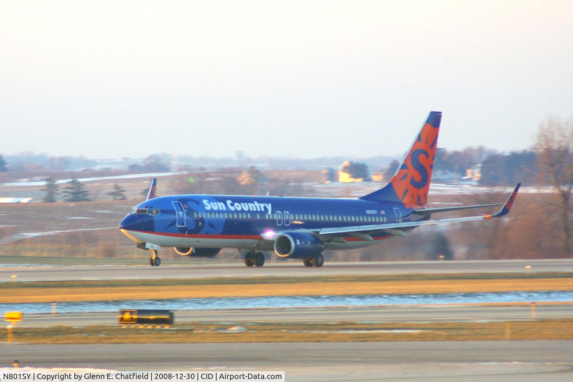 N801SY, 2001 Boeing 737-8Q8 C/N 30332, Outback Bowl charter departing runway 9 early morning