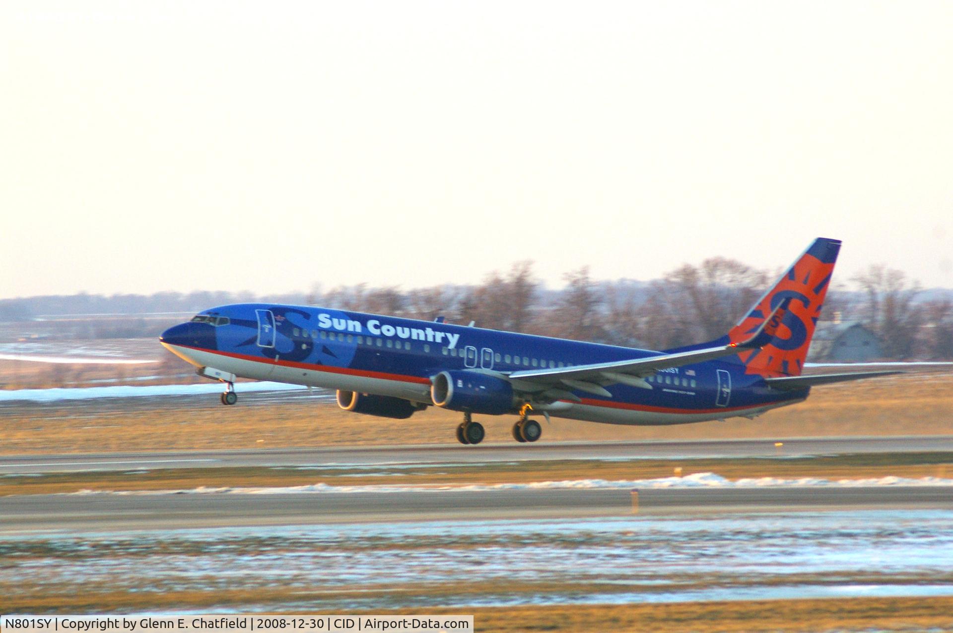 N801SY, 2001 Boeing 737-8Q8 C/N 30332, Outback Bowl charter departing runway 9 early morning