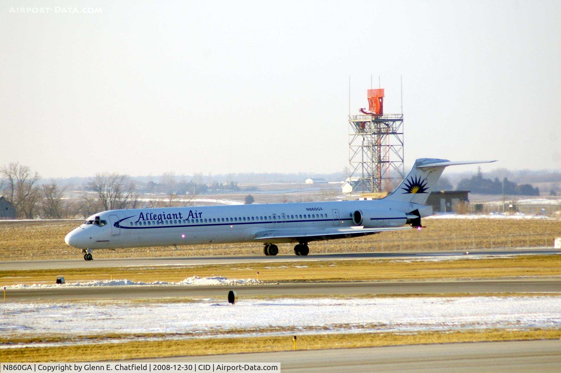 N860GA, 1989 McDonnell Douglas MD-83 (DC-9-83) C/N 49786, Outback Bowl charter arriving on runway 9
