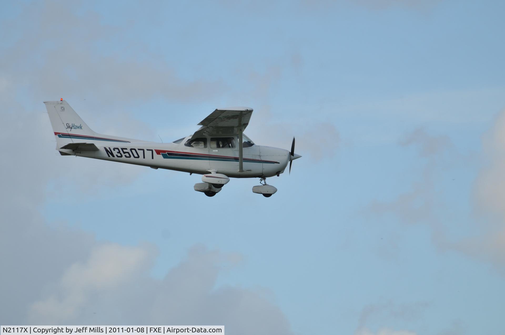 N2117X, 2006 Cessna 172S C/N 172S10423, Landing