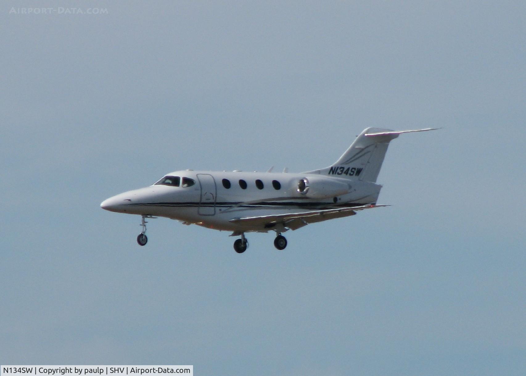 N134SW, Raytheon Aircraft Company 390 C/N RB-81, Landing at Shreveport Regional.