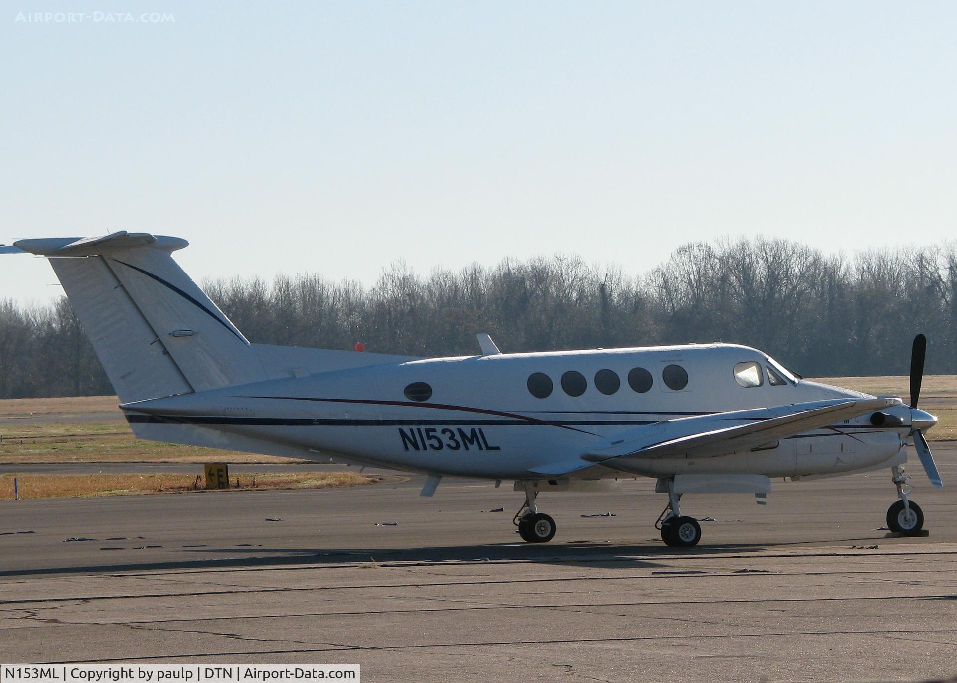 N153ML, 1974 Beech 200 Super King Air C/N BB-23, Parked at Downtown Shreveport.
