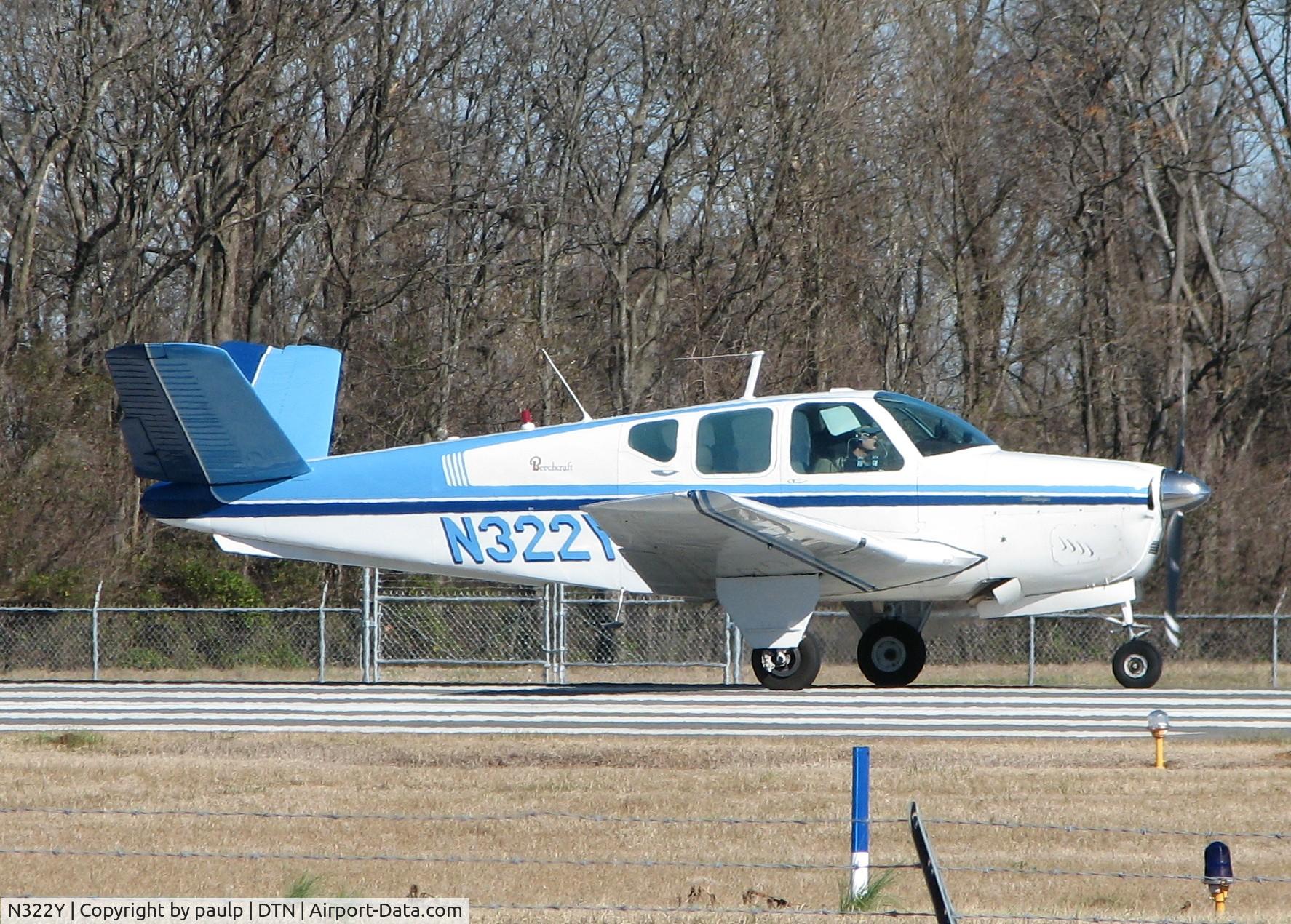 N322Y, 1960 Beech M35 Bonanza C/N D-6351, Taking off from Downtown Shreveport.