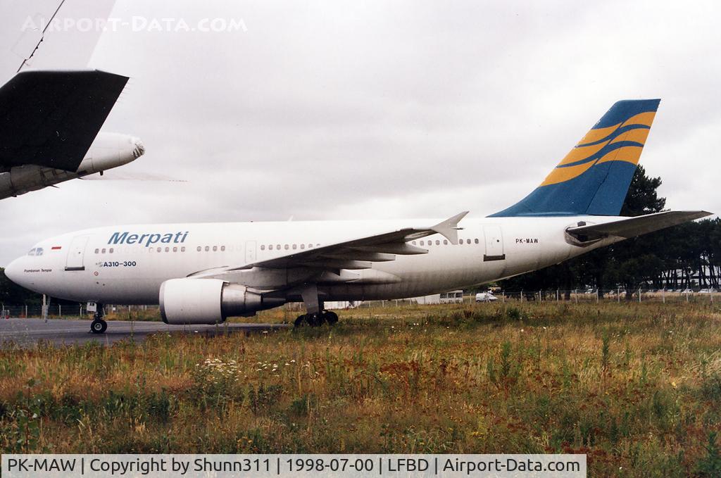 PK-MAW, 1990 Airbus A310-324 C/N 539, Stored at the Sogerma center...