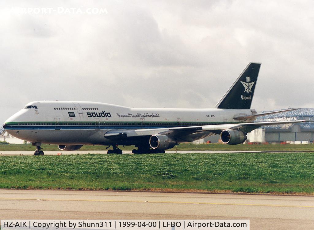 HZ-AIK, 1985 Boeing 747-368 C/N 23262, Arriving from flight and rolling to the terminal... Hadjj flight...