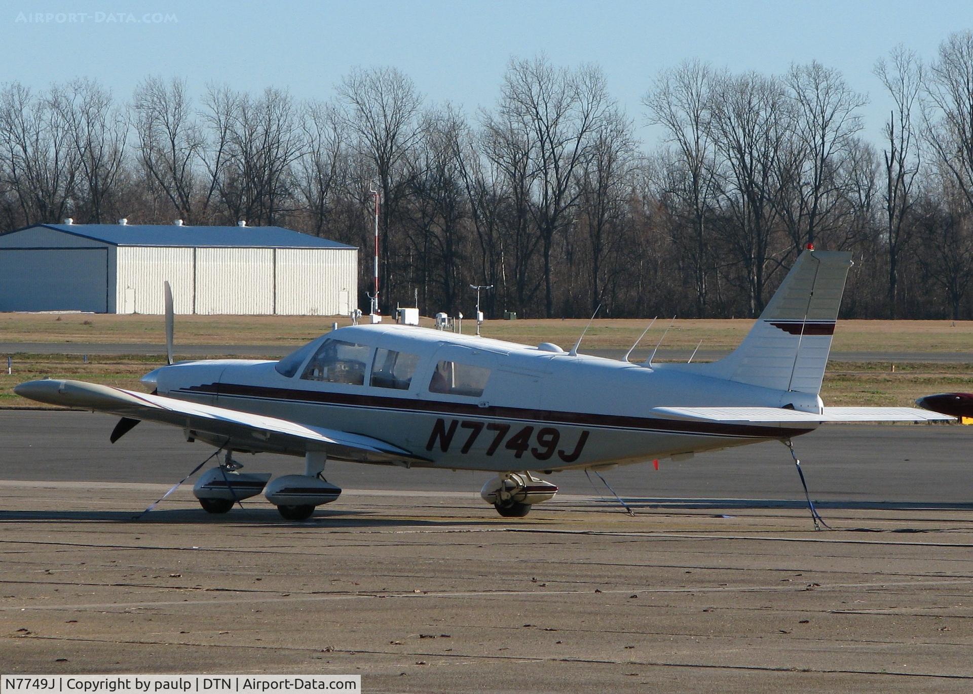 N7749J, 1969 Piper PA-32-260 Cherokee Six C/N 32-1153, Parked at Downtown Shreveport.