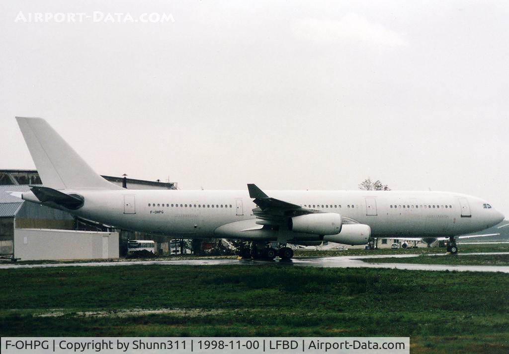F-OHPG, 1994 Airbus A340-211 C/N 074, Stored at the Sogerma center in all white c/s... Ex. Philippines Airlines.