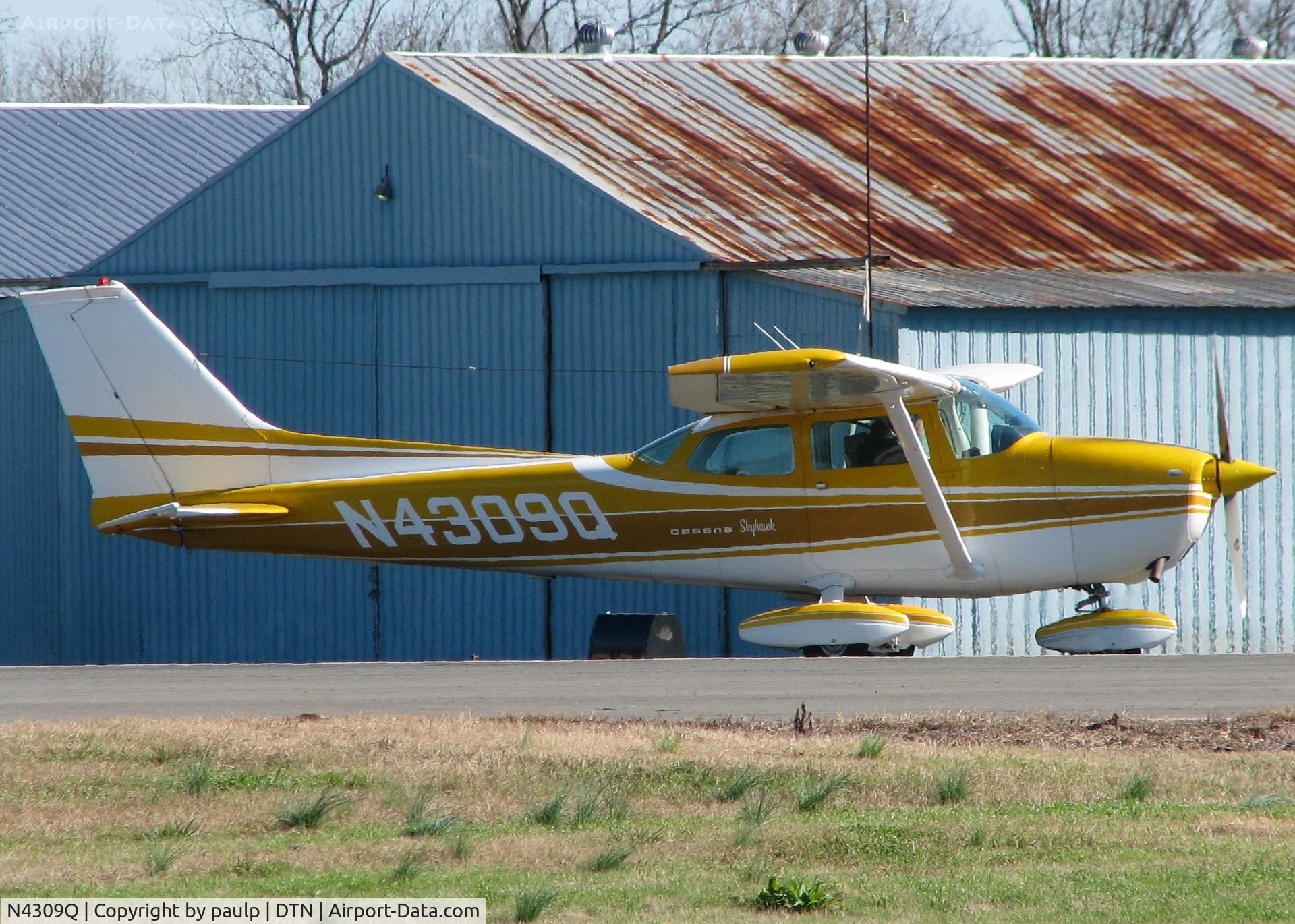 N4309Q, 1971 Cessna 172L C/N 17260209, About to take off from Downtown Shreveport.
