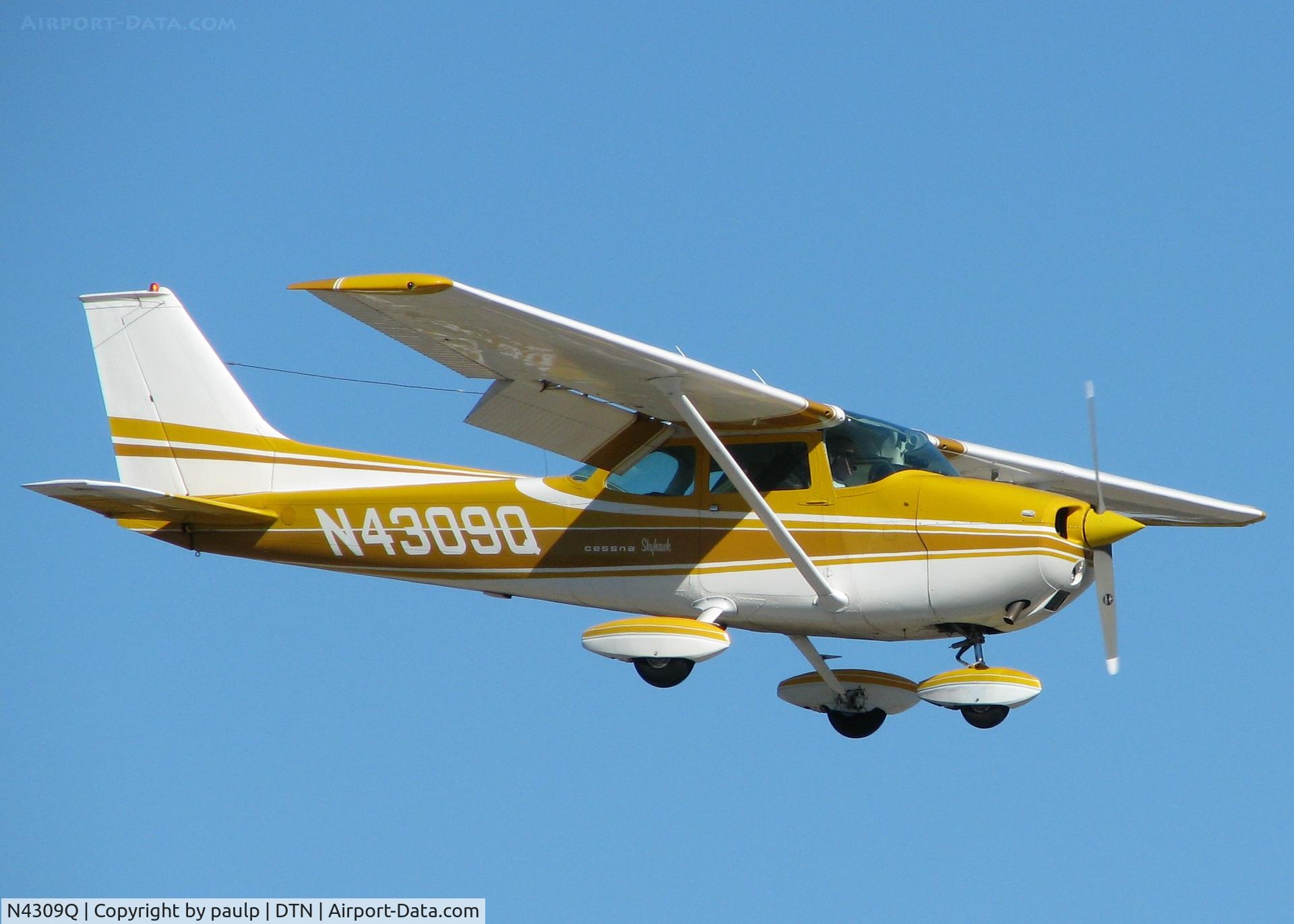 N4309Q, 1971 Cessna 172L C/N 17260209, Landing at Downtown Shreveport.