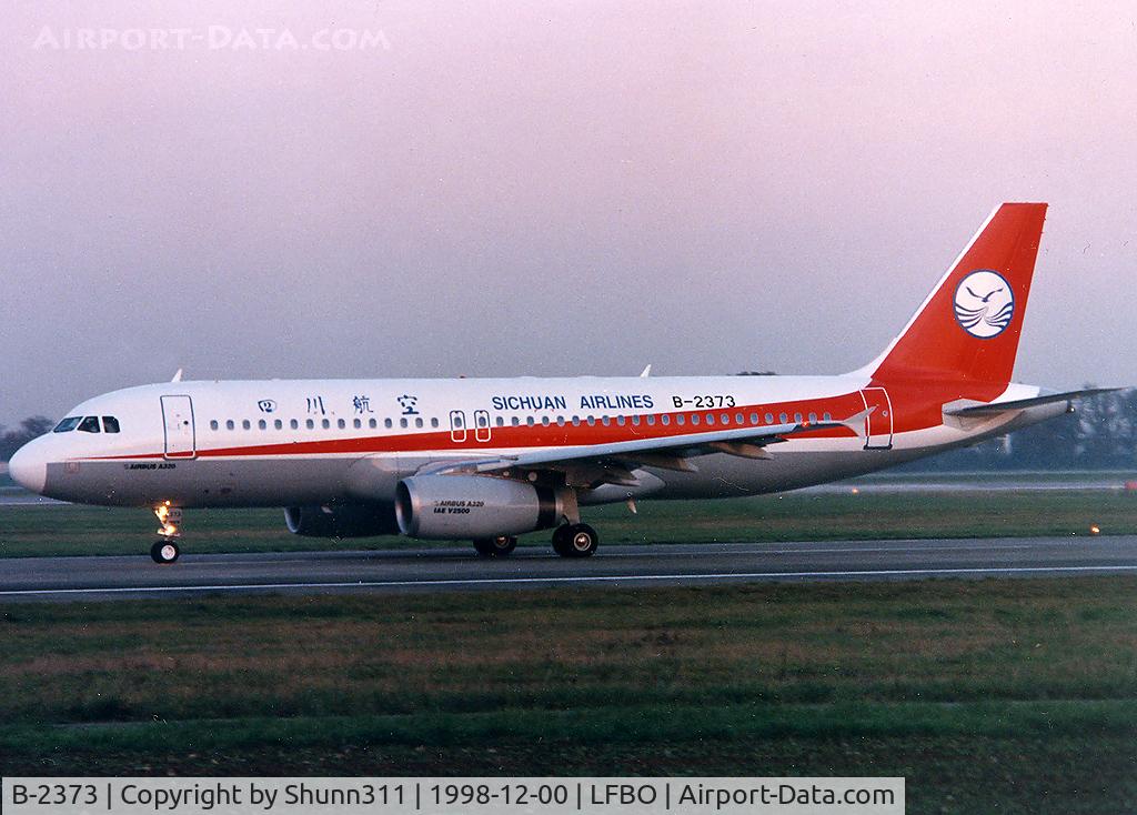 B-2373, 1998 Airbus A320-214 C/N 919, Rolling holding point rwy 15R for delivery flight