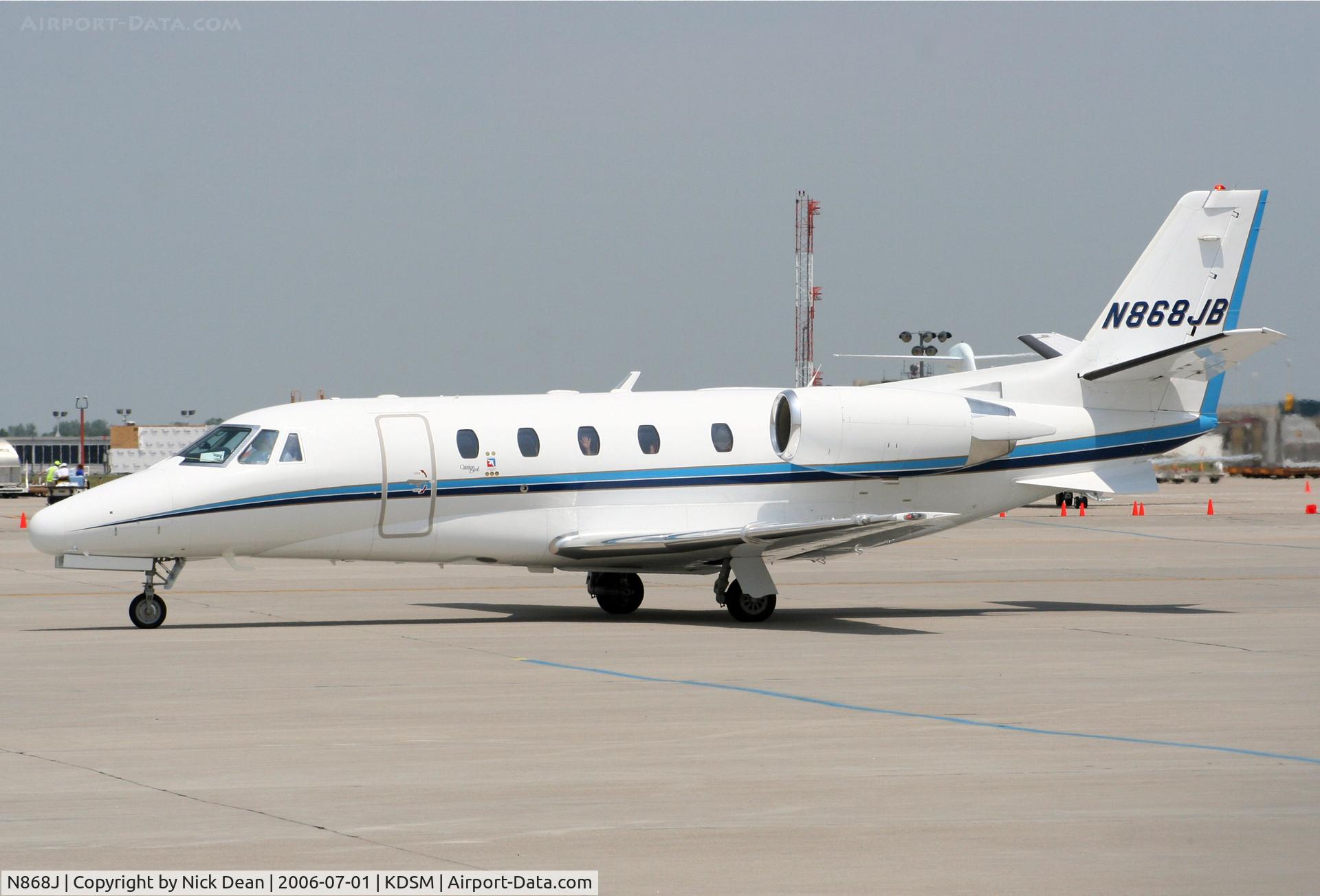 N868J, 2001 Cessna 560XL C/N 560-5180, KDSM (Seen here as N868JB and currently registered N868J as posted)