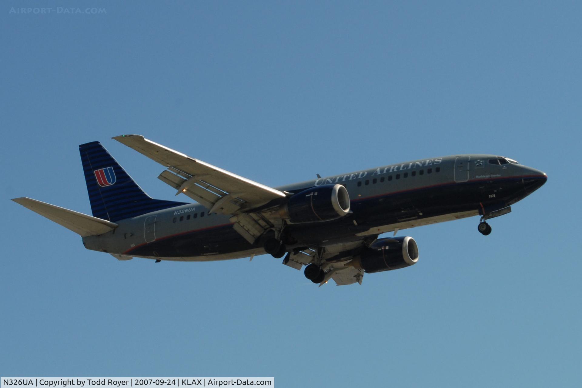 N326UA, 1988 Boeing 737-322 C/N 23958, Landing 24R at LAX