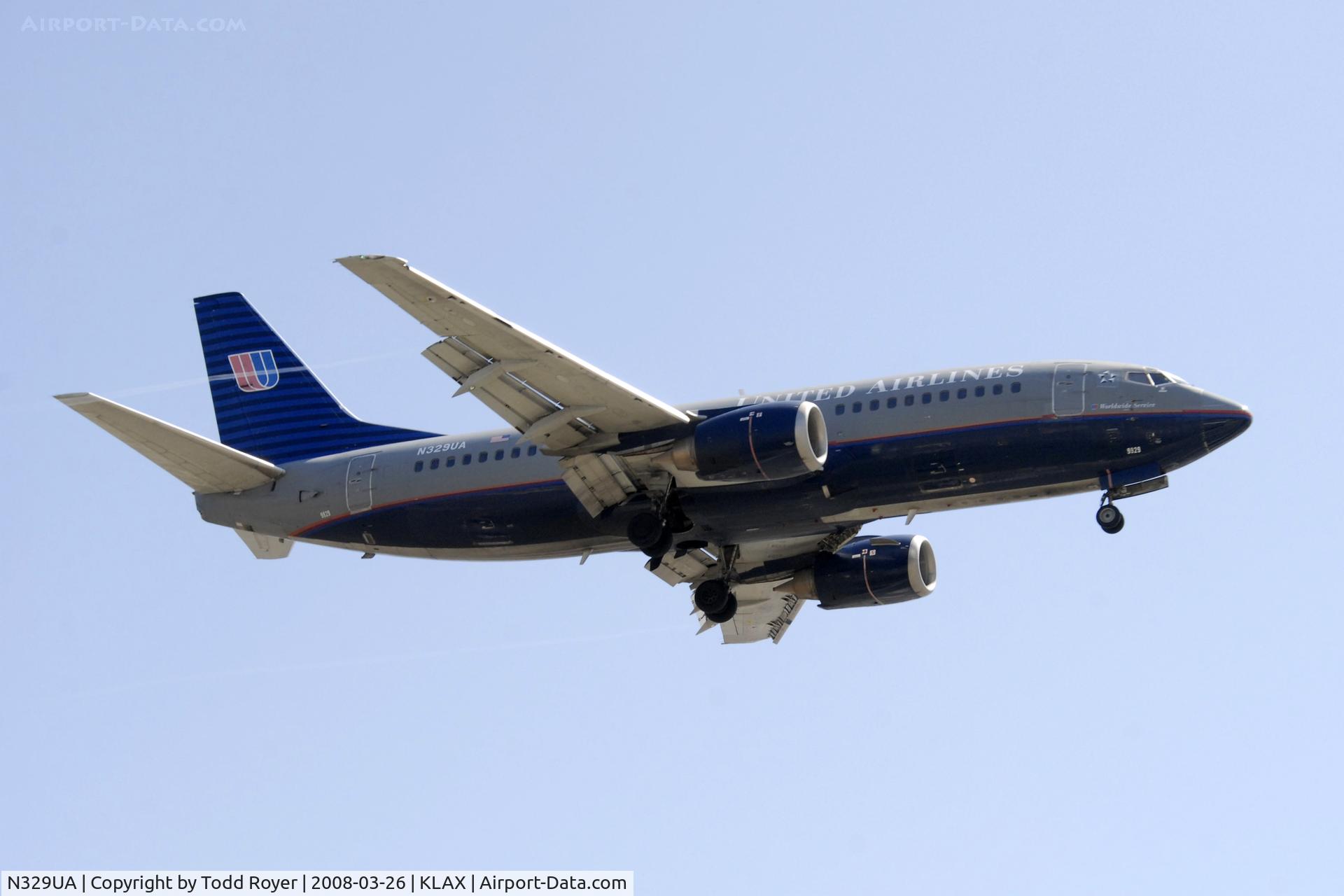 N329UA, 1988 Boeing 737-322 C/N 24149, Landing 24R at LAX